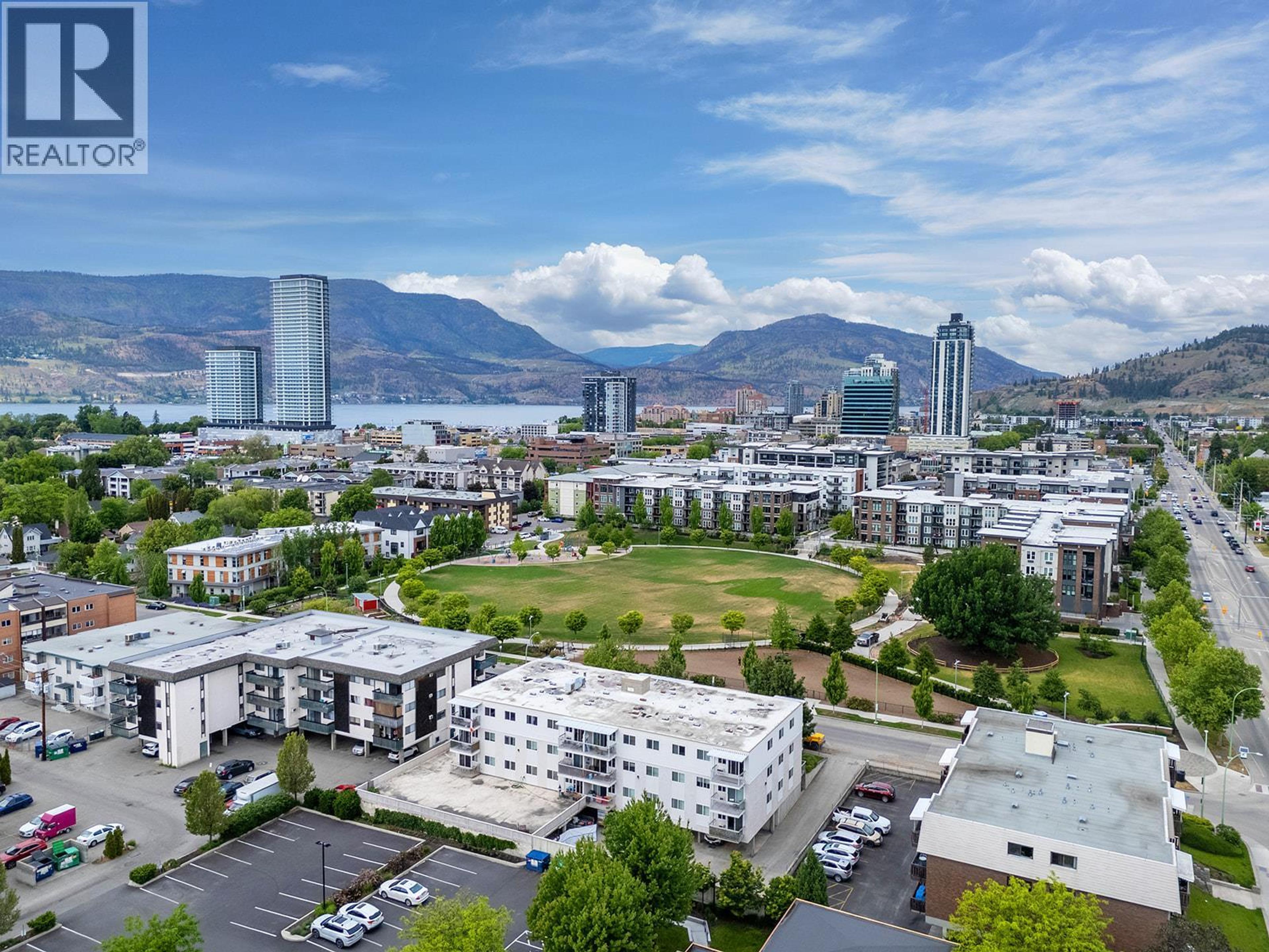 625 Rowcliffe Avenue, Kelowna - Exteriors - Full Complex View, Drone/Aerial View - Photo 1