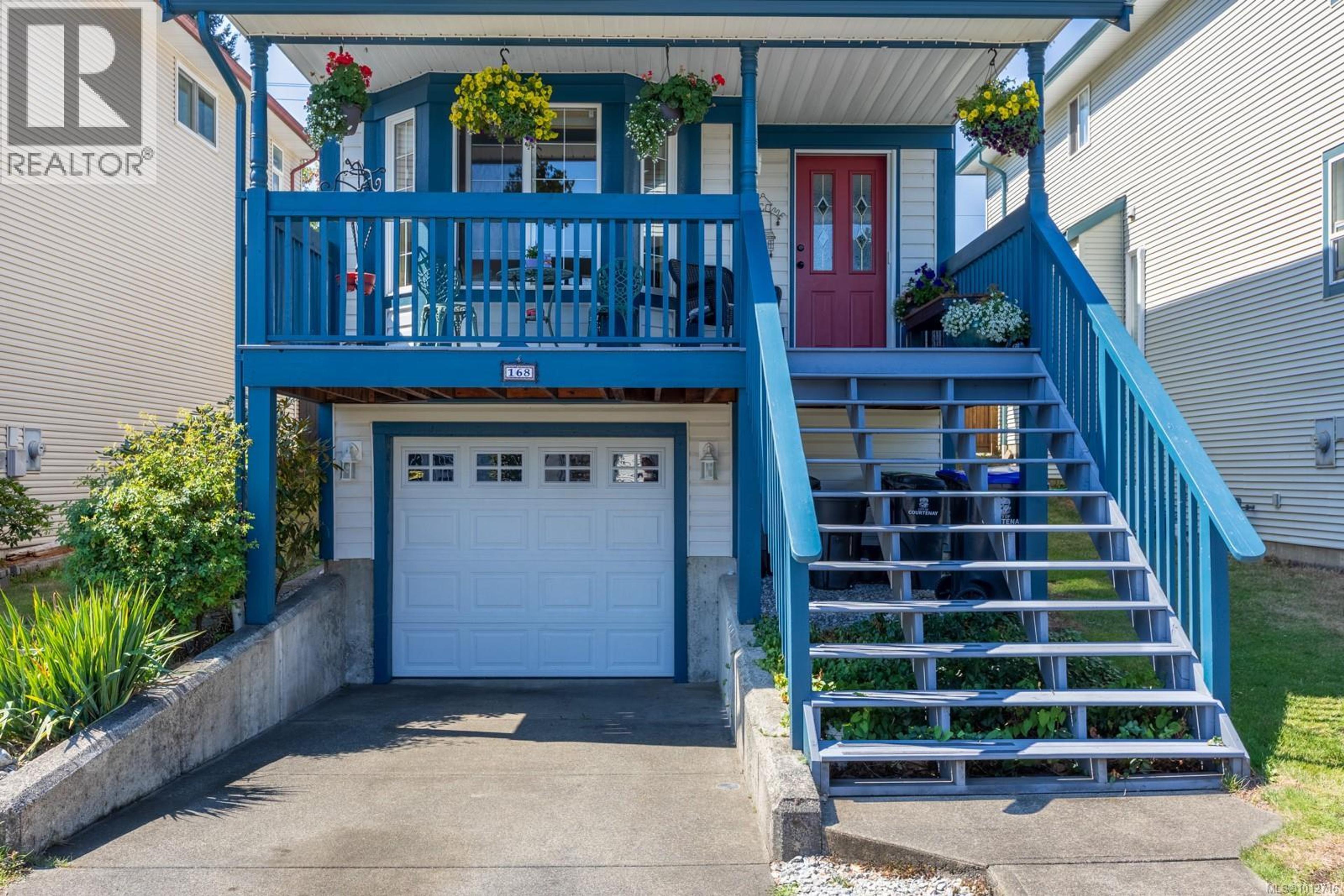 202 31st St, Courtenay - Exteriors - Photo 2