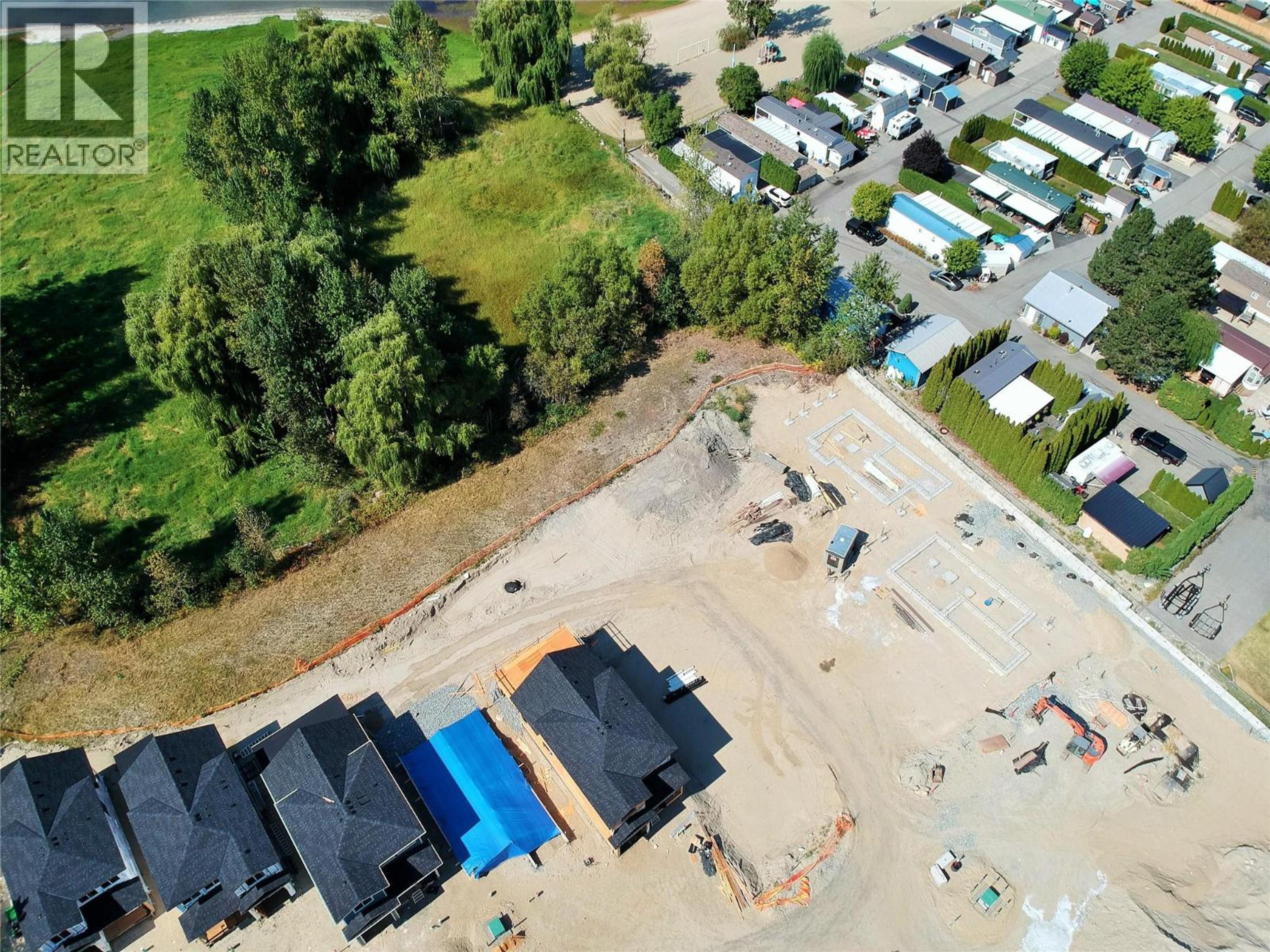 8200 97A Highway, Mara - Exteriors - Full Complex View, Drone/Aerial View - Photo 11