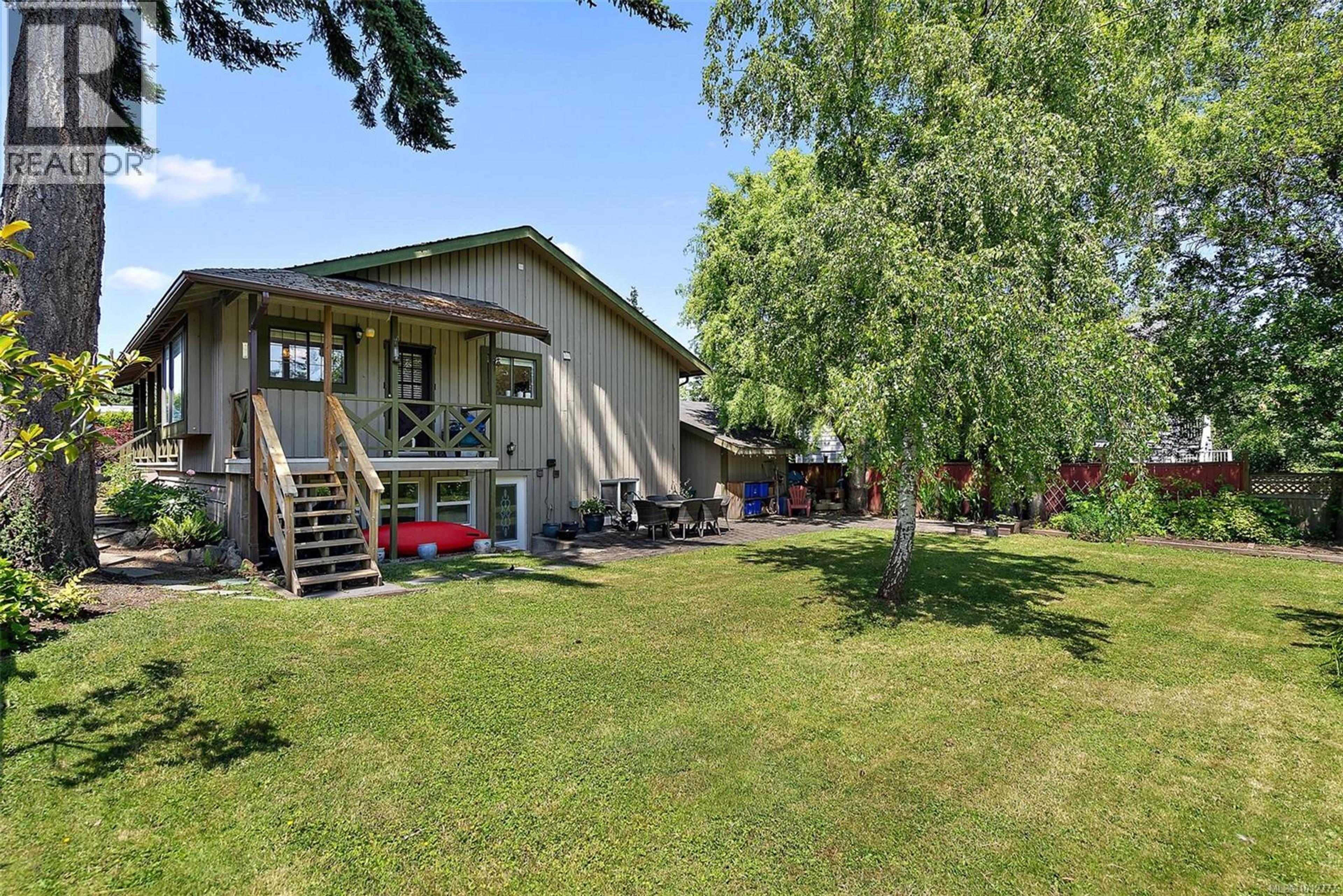 110 Jedburgh Pl, View Royal - Exteriors - Photo 3