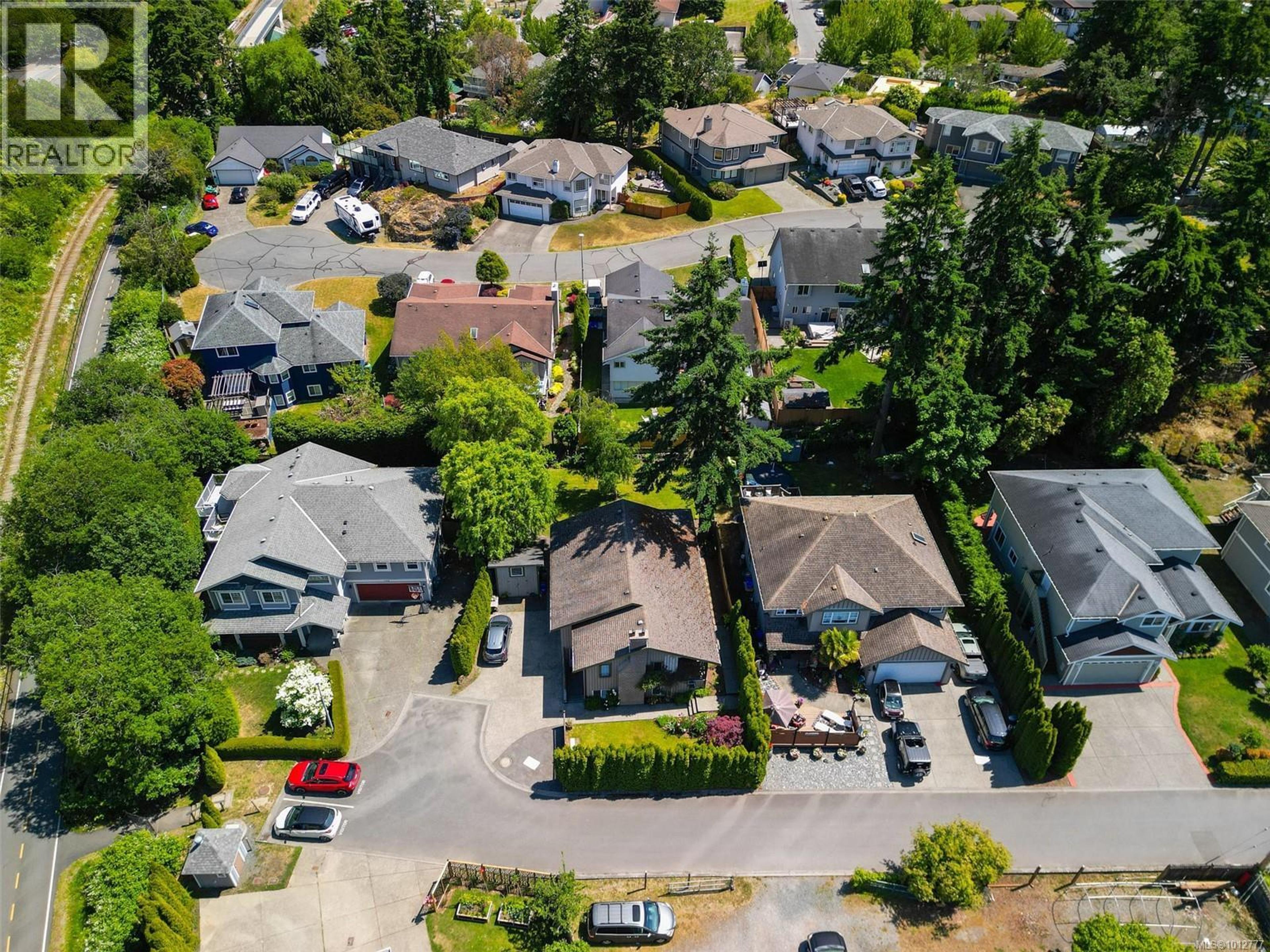 110 Jedburgh Pl, View Royal - Exteriors - Full Complex View, Drone/Aerial View - Photo 6