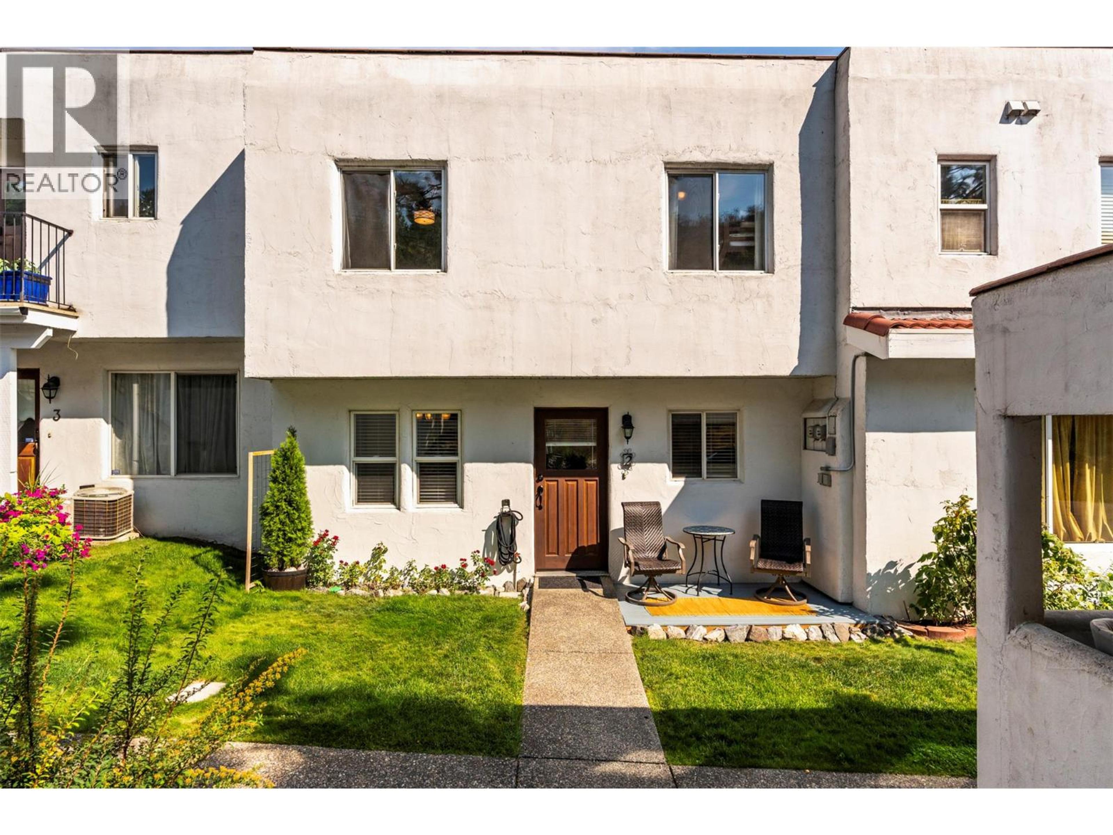 3901 35 Avenue, Vernon - Exteriors - Photo 1