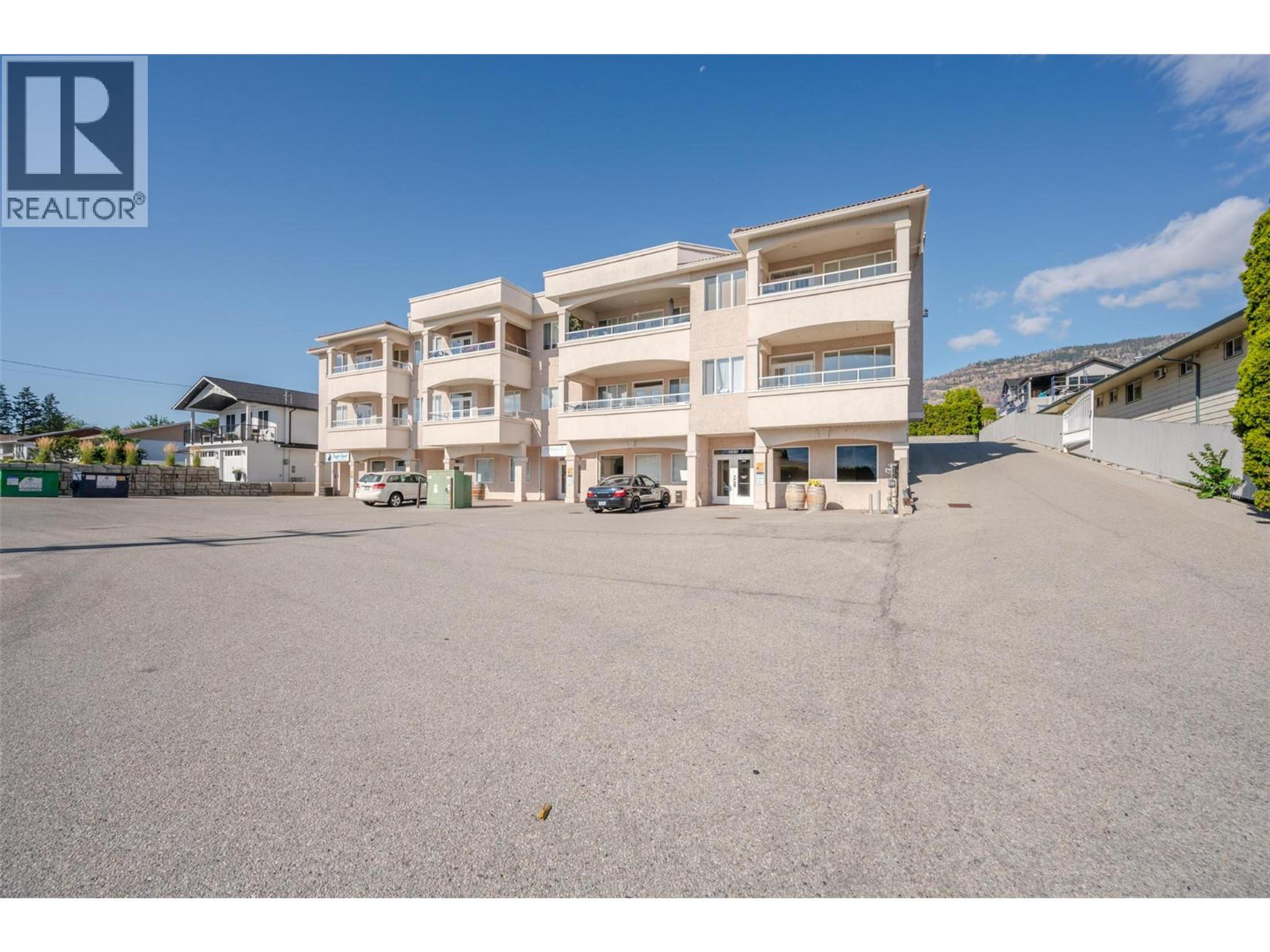 5820 89th Street, Osoyoos - Exteriors - Full Complex View - Photo 6