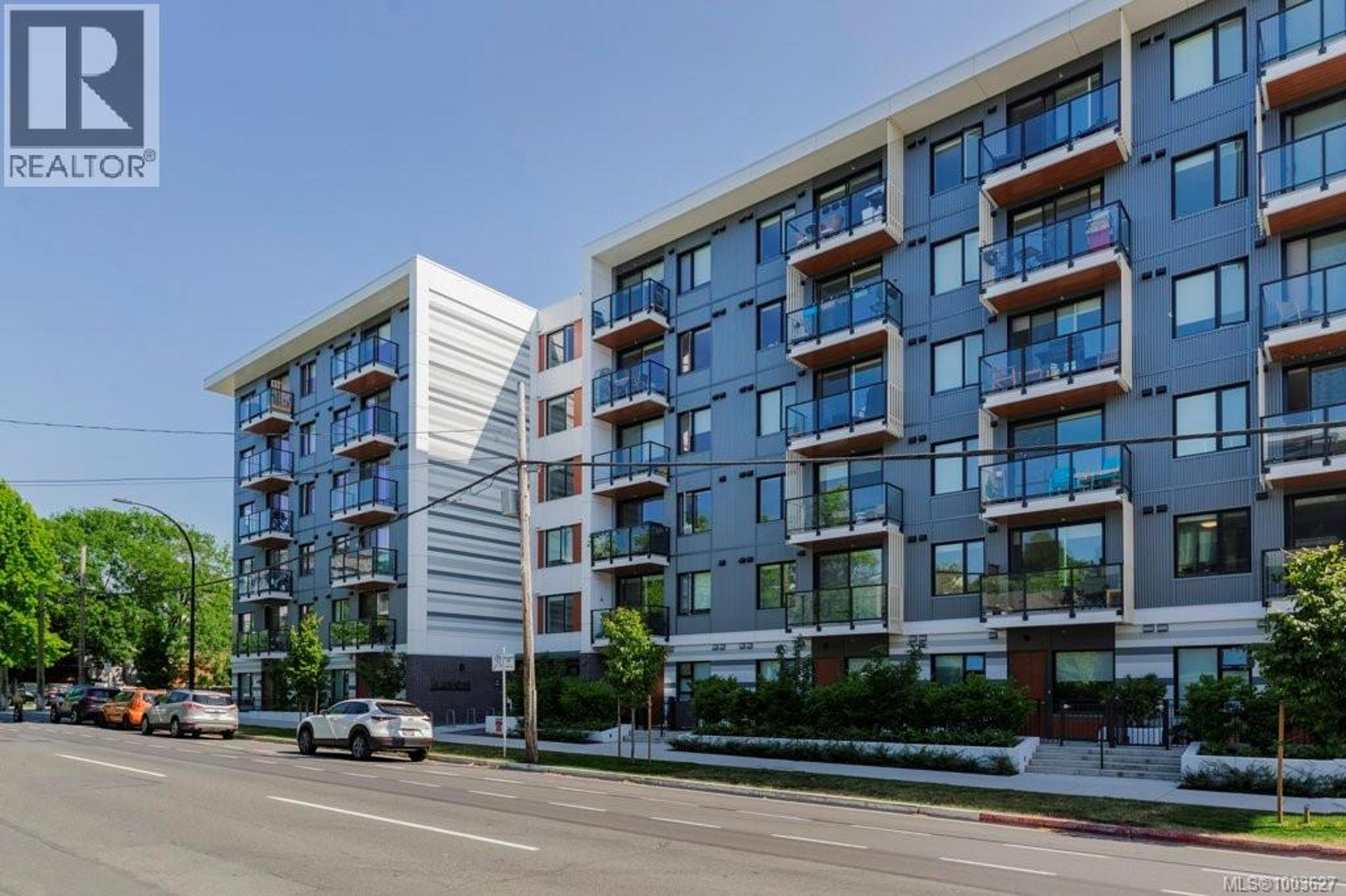 1115 Johnson St, Victoria - Exteriors - Photo 2