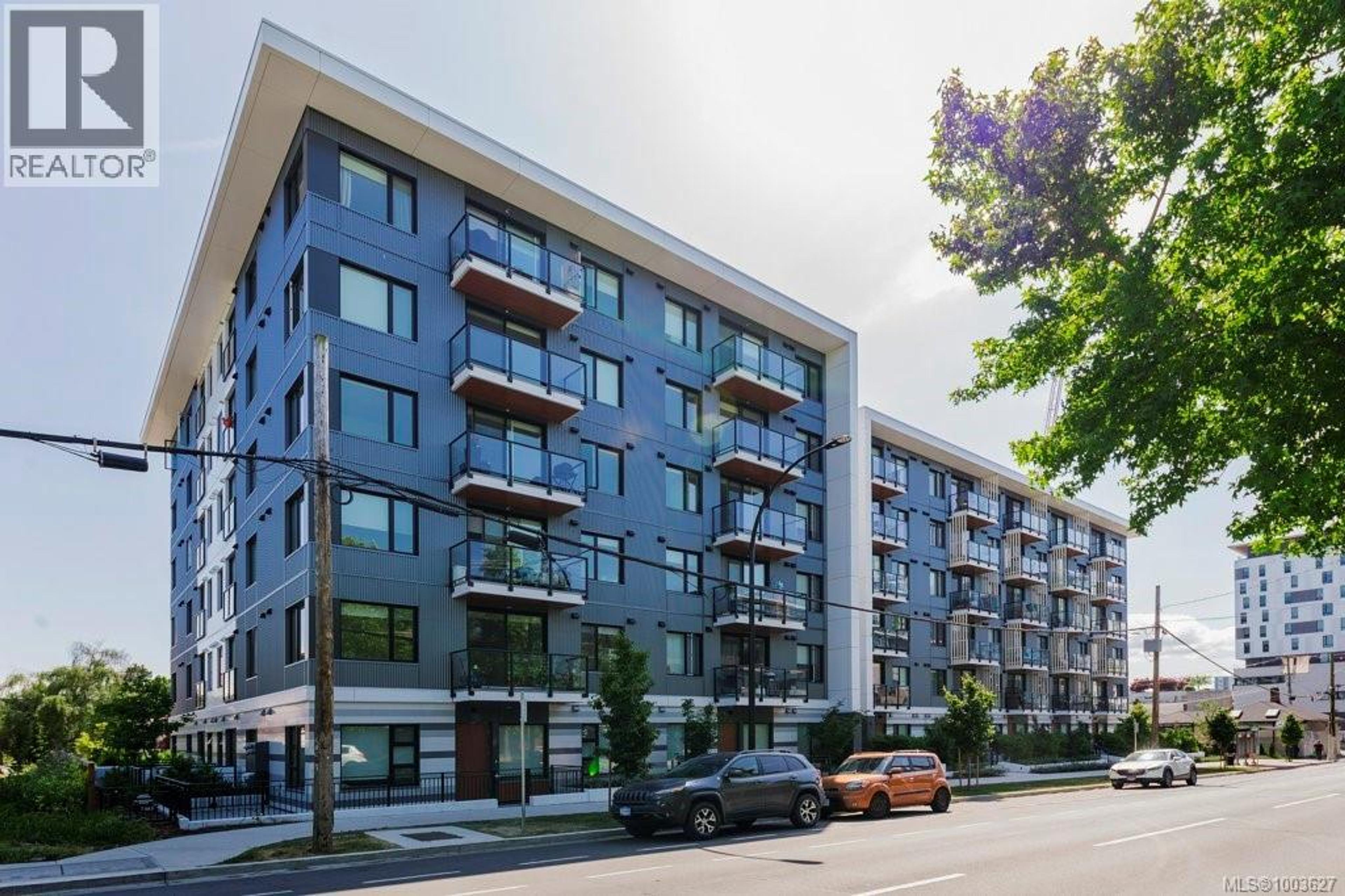 1115 Johnson St, Victoria - Exteriors - Photo 4