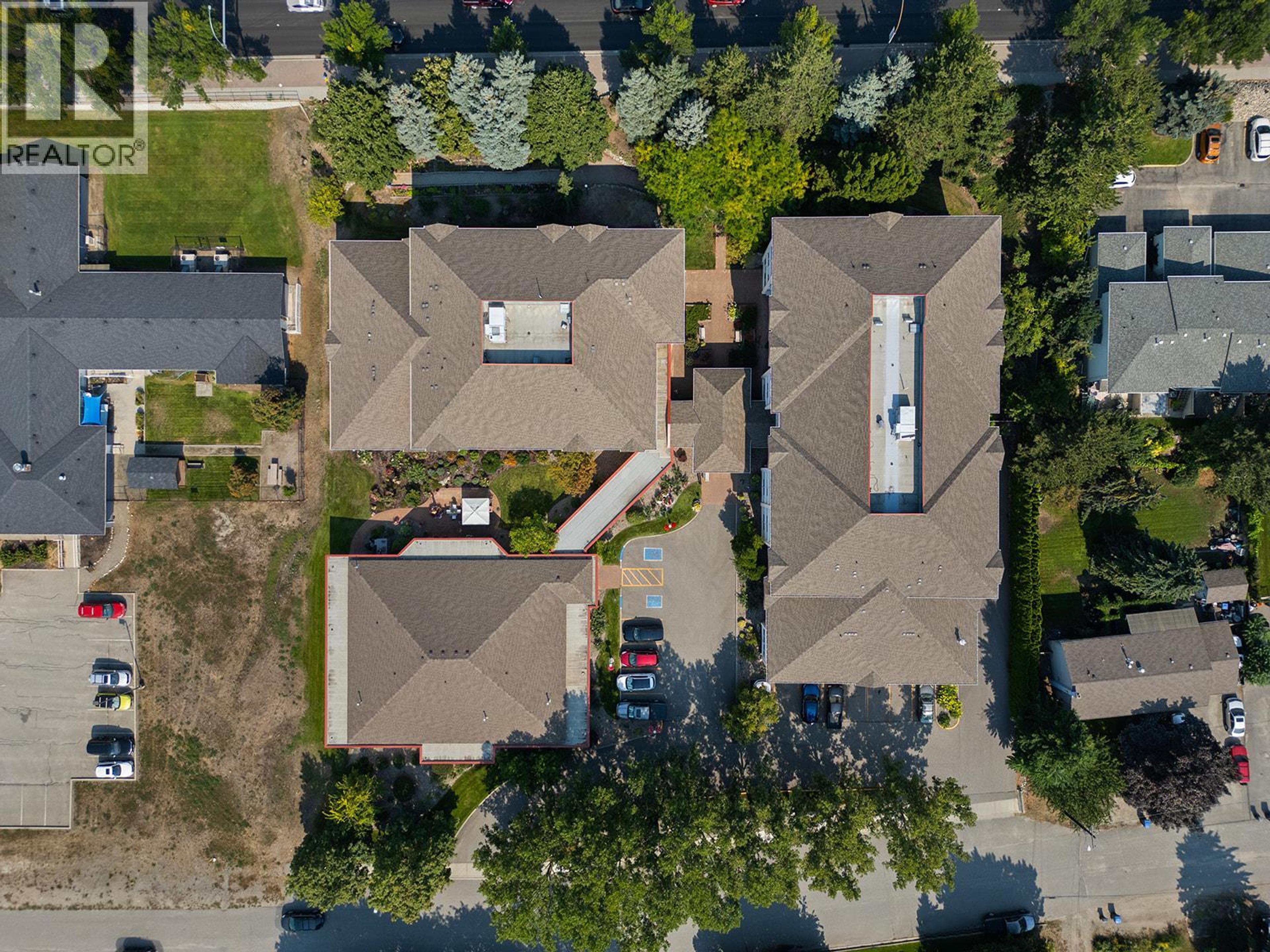 920 Saskatoon Road, Kelowna - Exteriors - Full Complex View, Drone/Aerial View - Photo 2