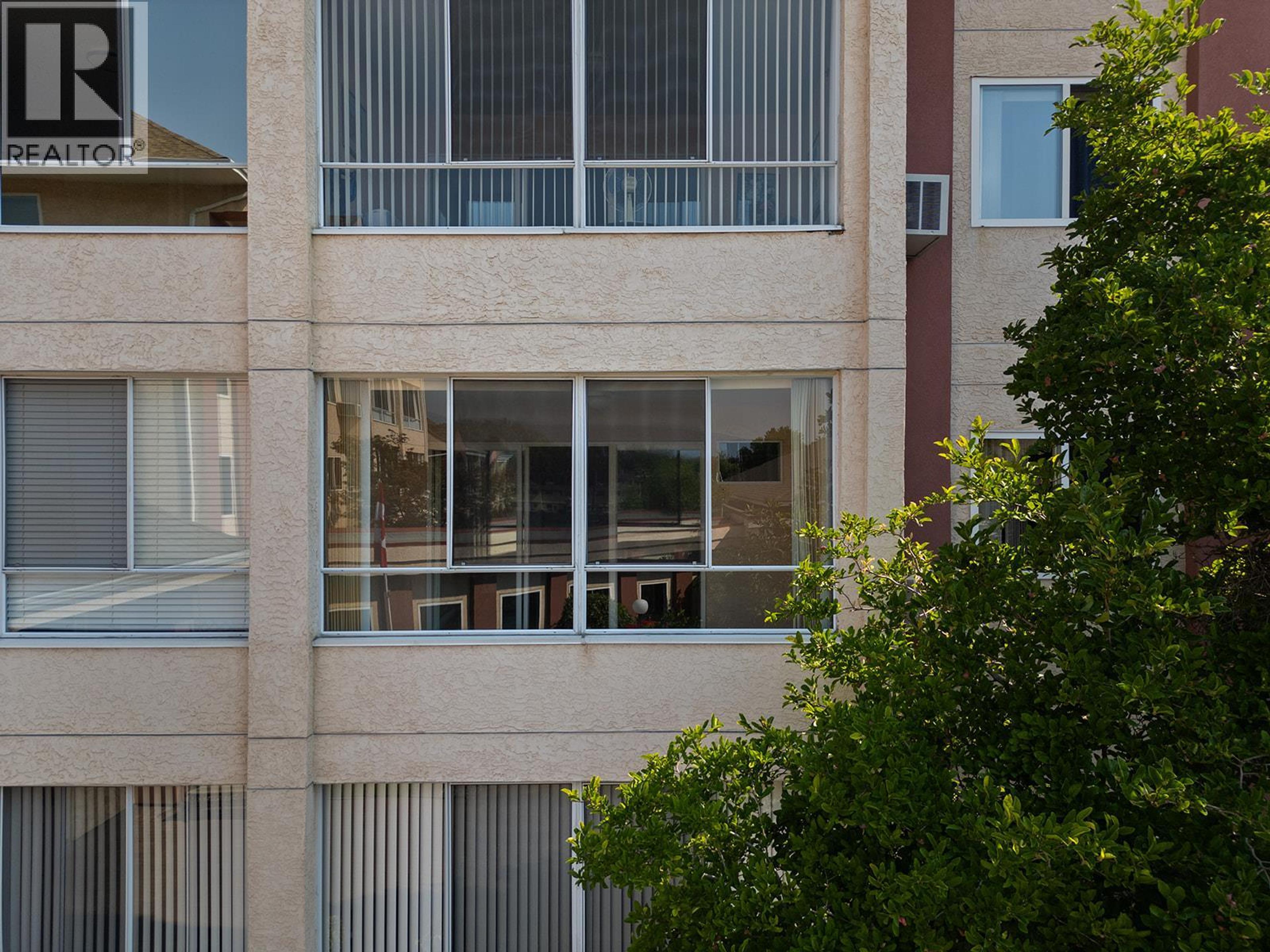 920 Saskatoon Road, Kelowna - Exteriors - Photo 4