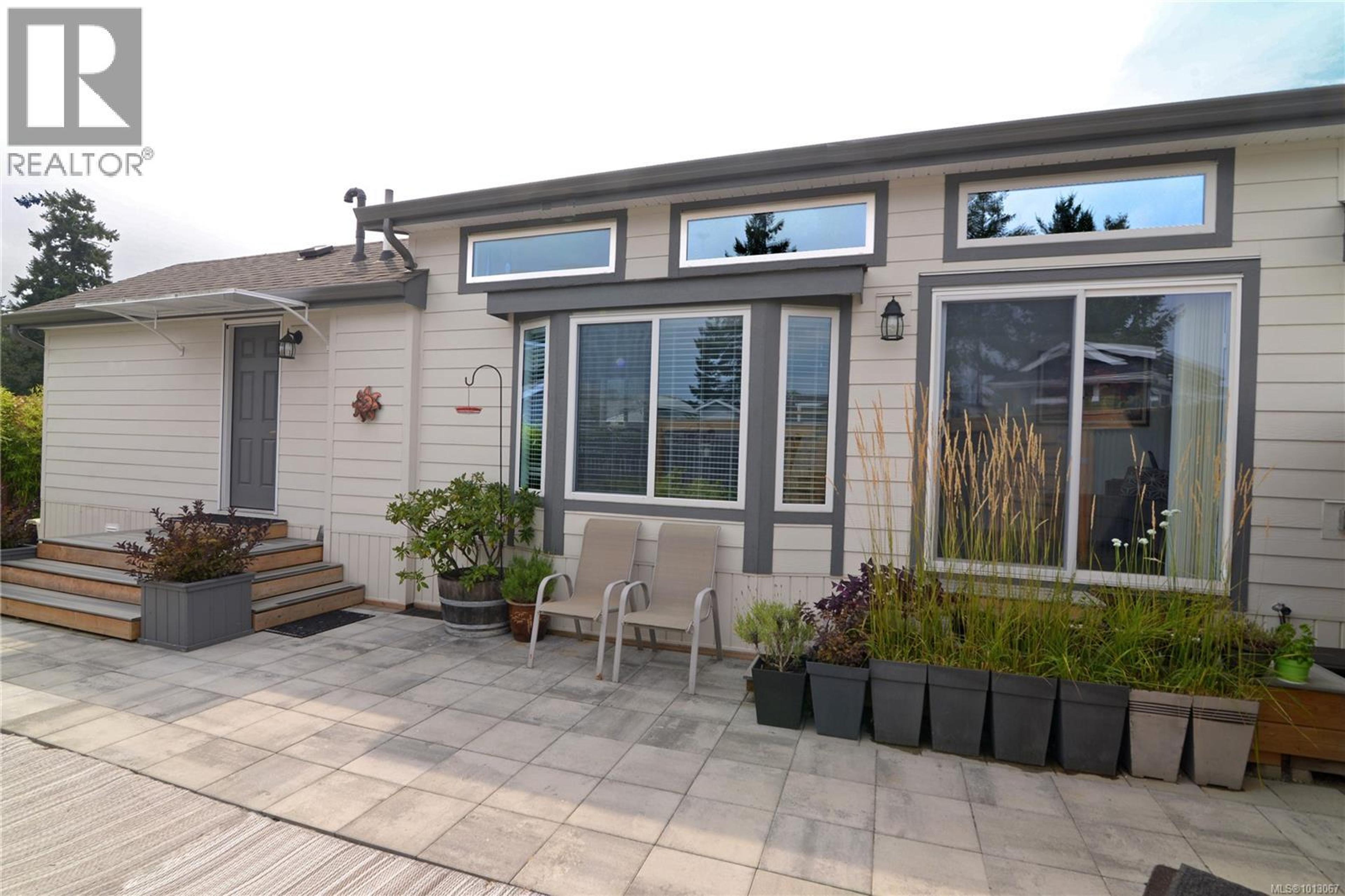 2139 Nimpkish Lake Way, Nanaimo - Exteriors - Photo 2