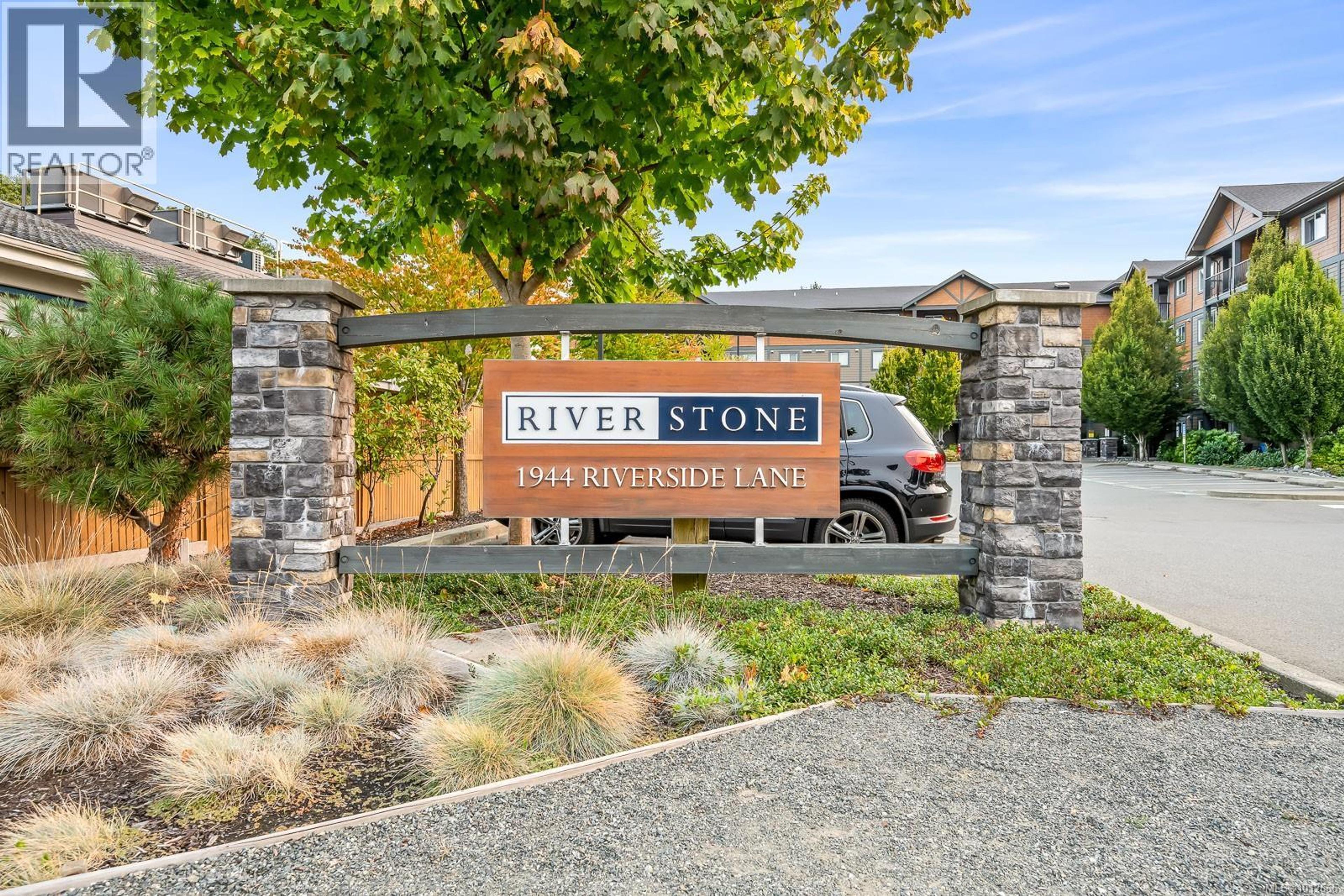 1944 Riverside Lane, Courtenay - Exteriors - Photo 1