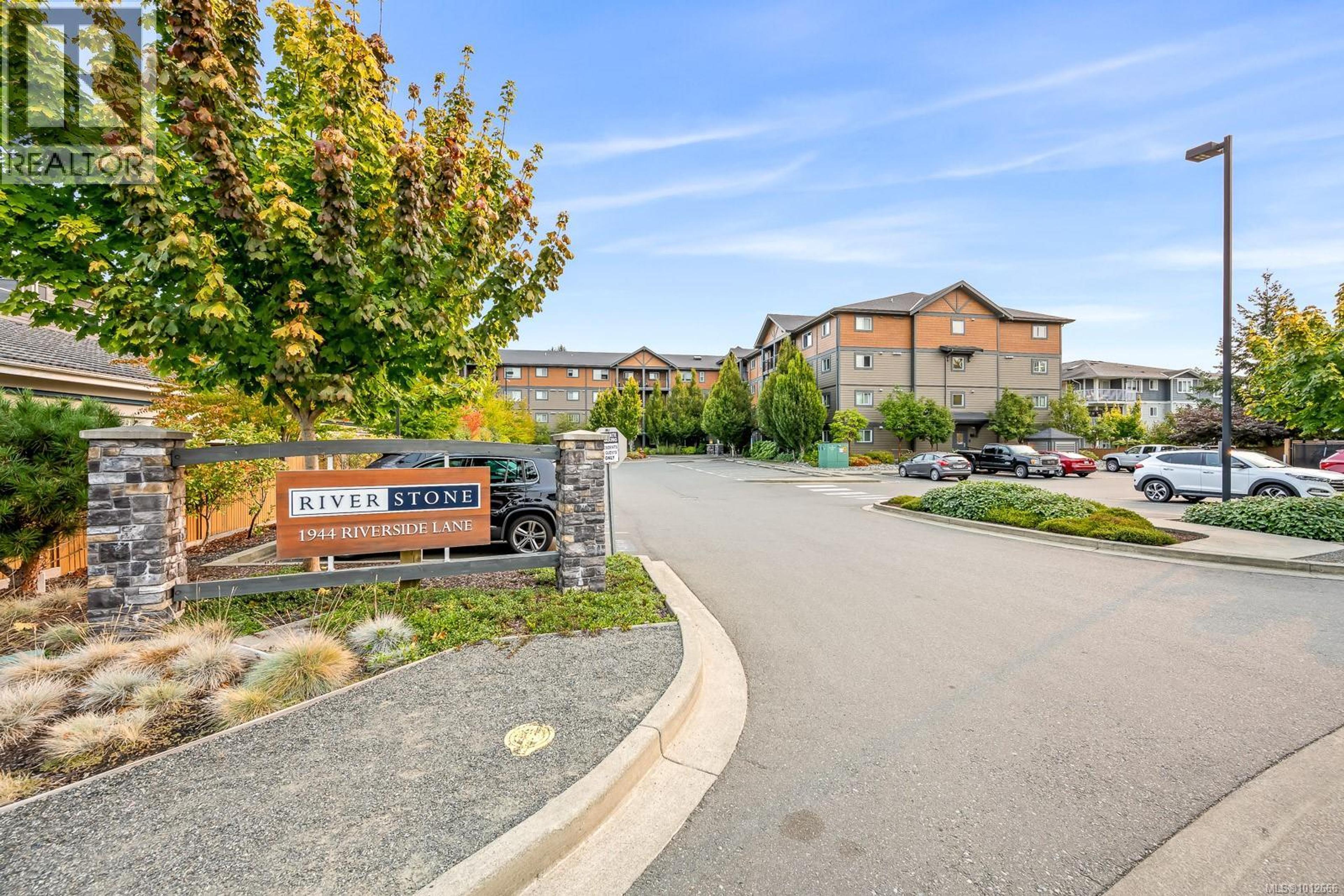 1944 Riverside Lane, Courtenay - Exteriors - Full Complex View - Photo 2