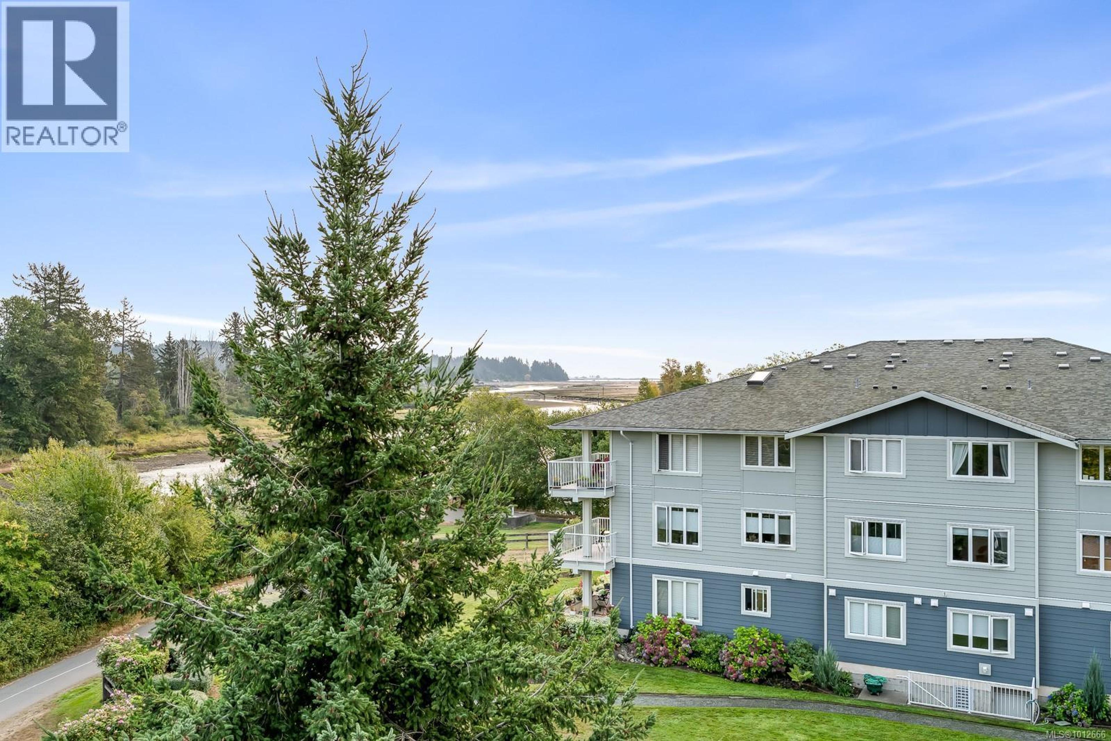 1944 Riverside Lane, Courtenay - Exteriors - Photo 3