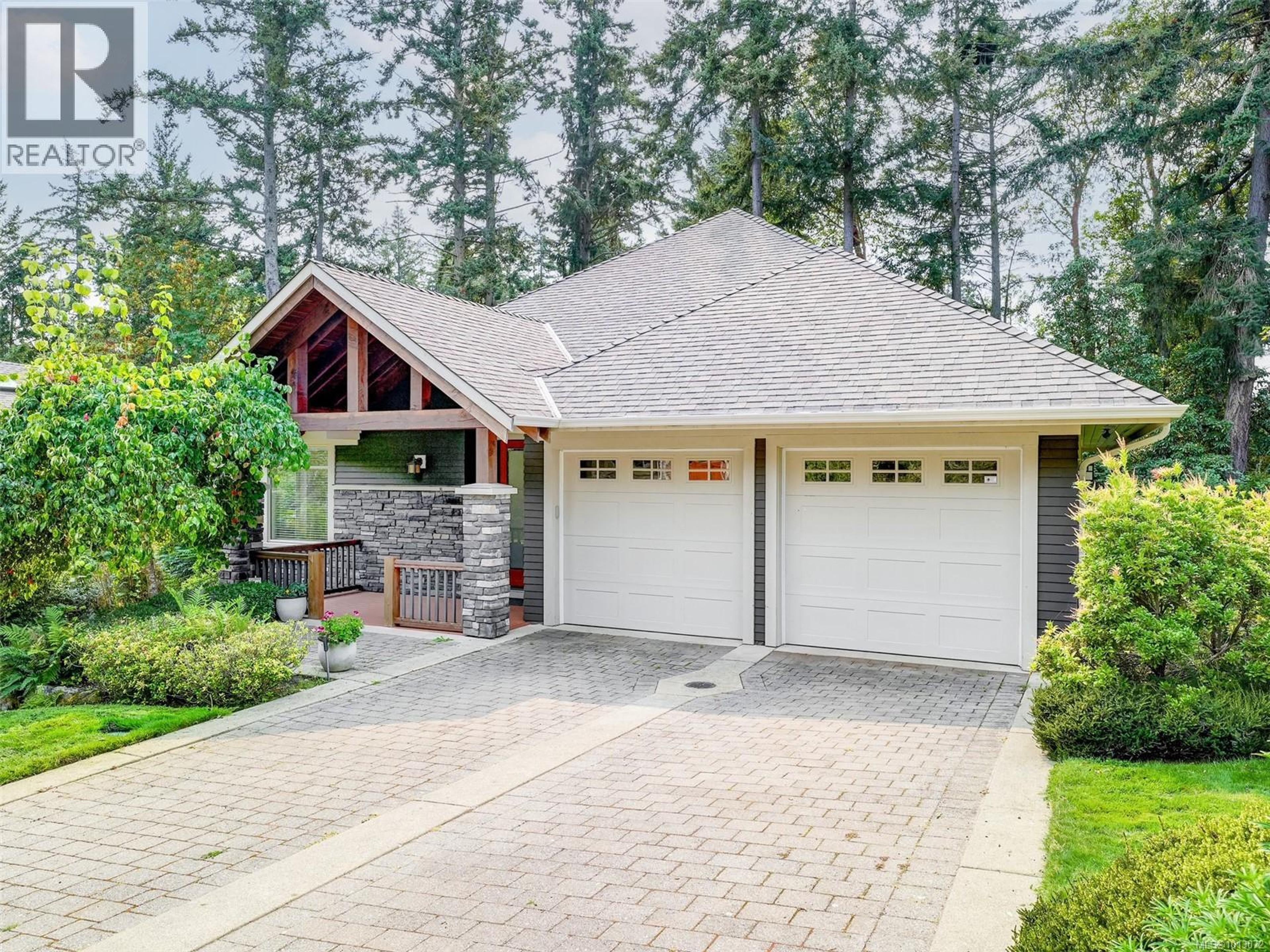 1266 Oceanwood Lane, Saanich - Exteriors - Photo 1