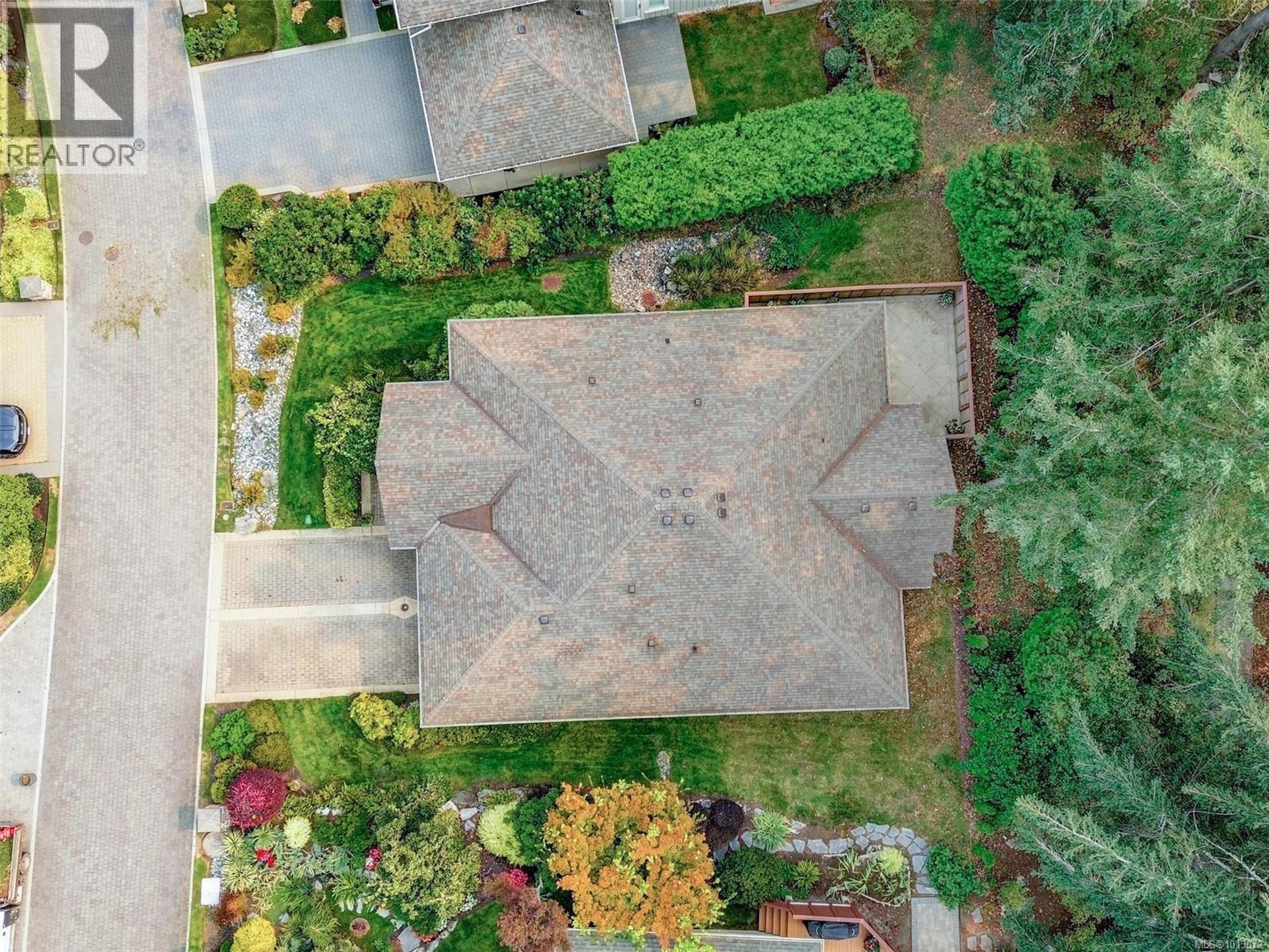 1266 Oceanwood Lane, Saanich - Exteriors - Drone/Aerial View - Photo 2