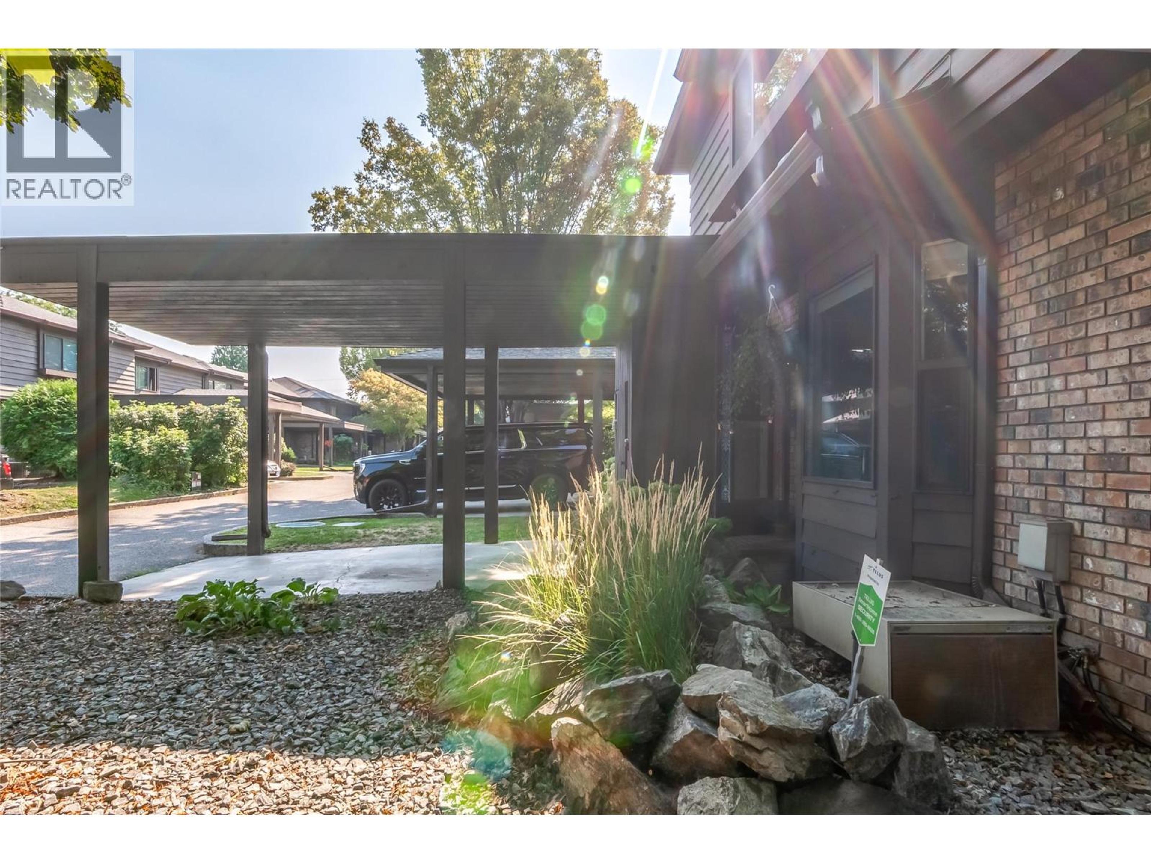 1995 Burtch Road, Kelowna - Exteriors - Photo 2