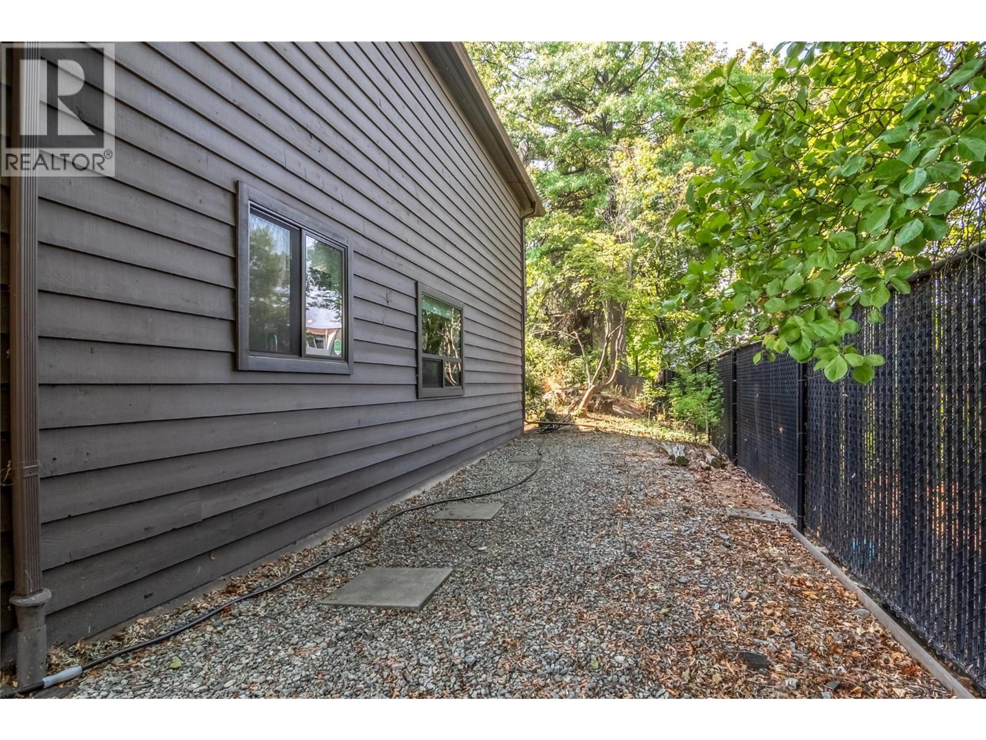 1995 Burtch Road, Kelowna - Exteriors - Photo 4