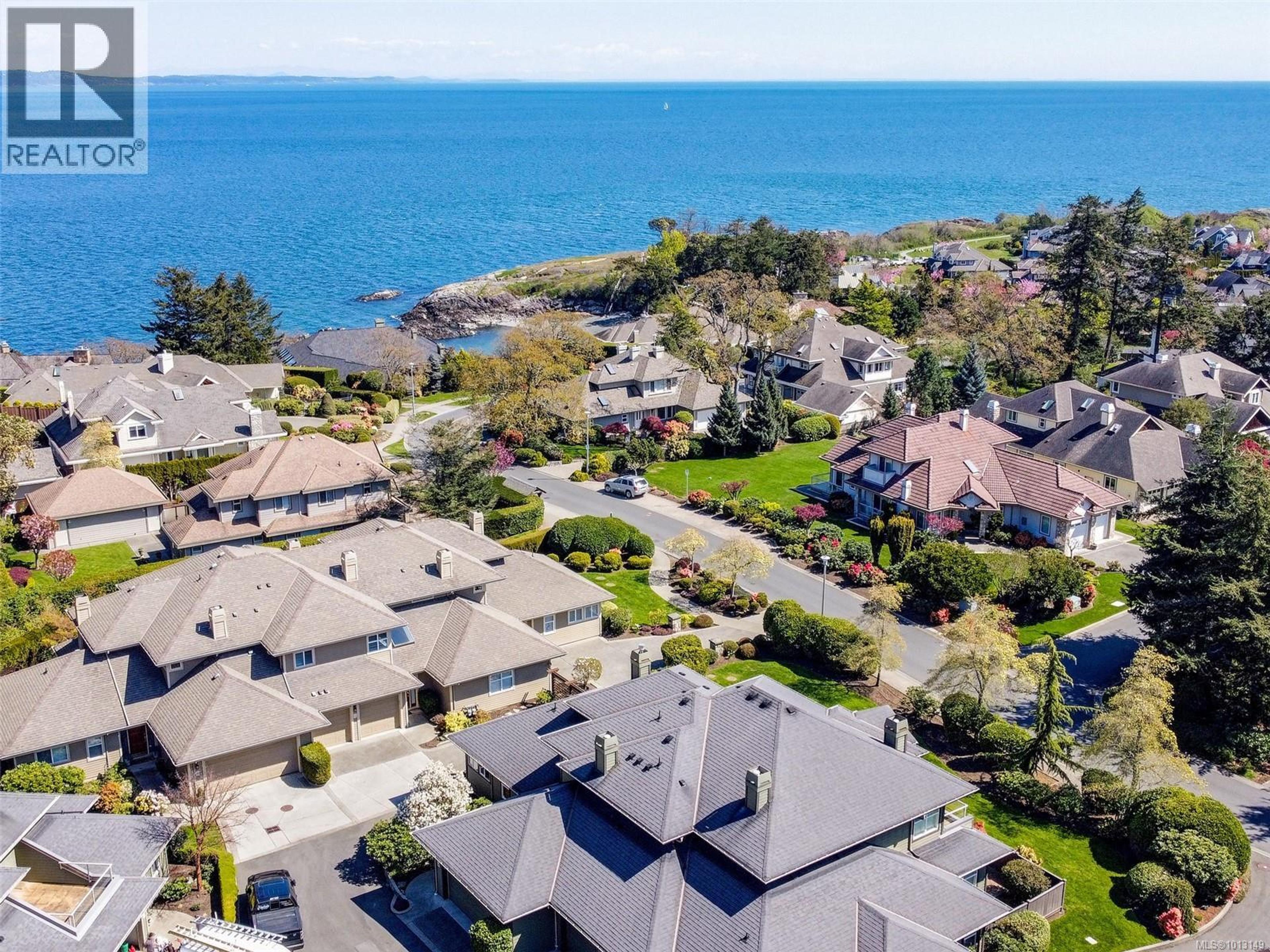 4522 Gordon Point Dr, Saanich - Exteriors - Full Complex View, Drone/Aerial View - Photo 4