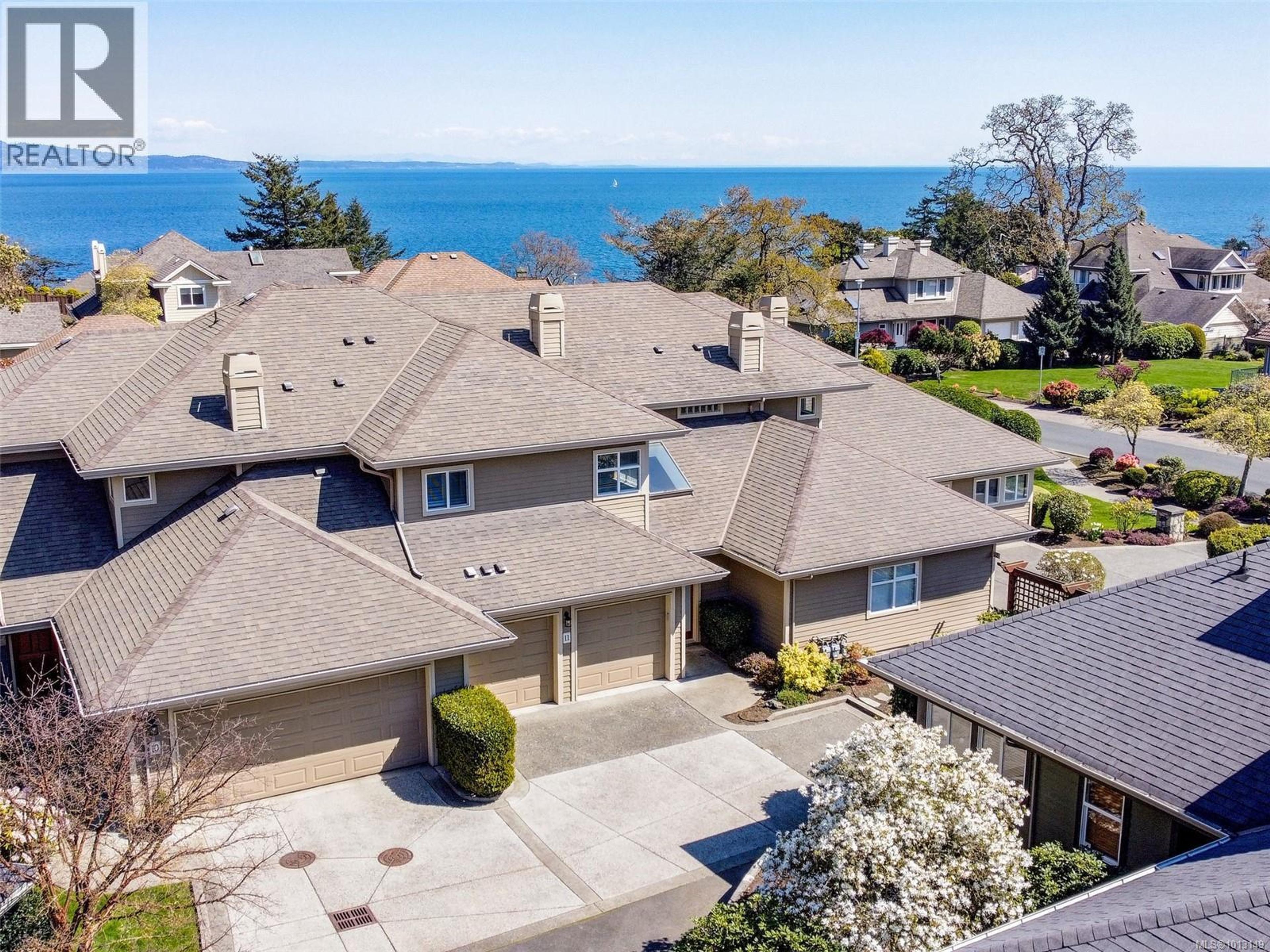 4522 Gordon Point Dr, Saanich - Exteriors - Full Complex View, Drone/Aerial View - Photo 5