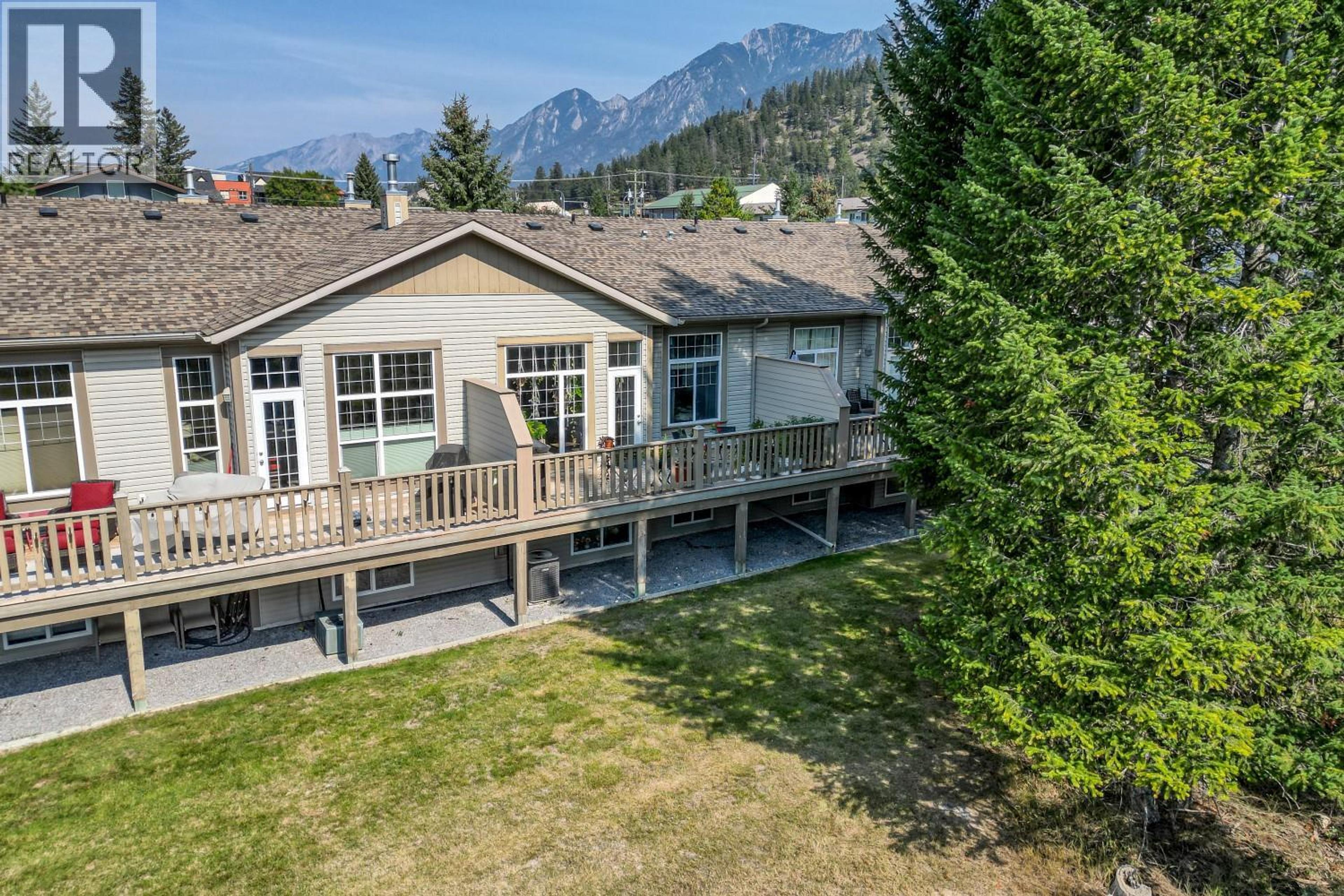 4880 Edelweiss Street, Radium Hot Springs - Exteriors - Drone/Aerial View - Photo 6