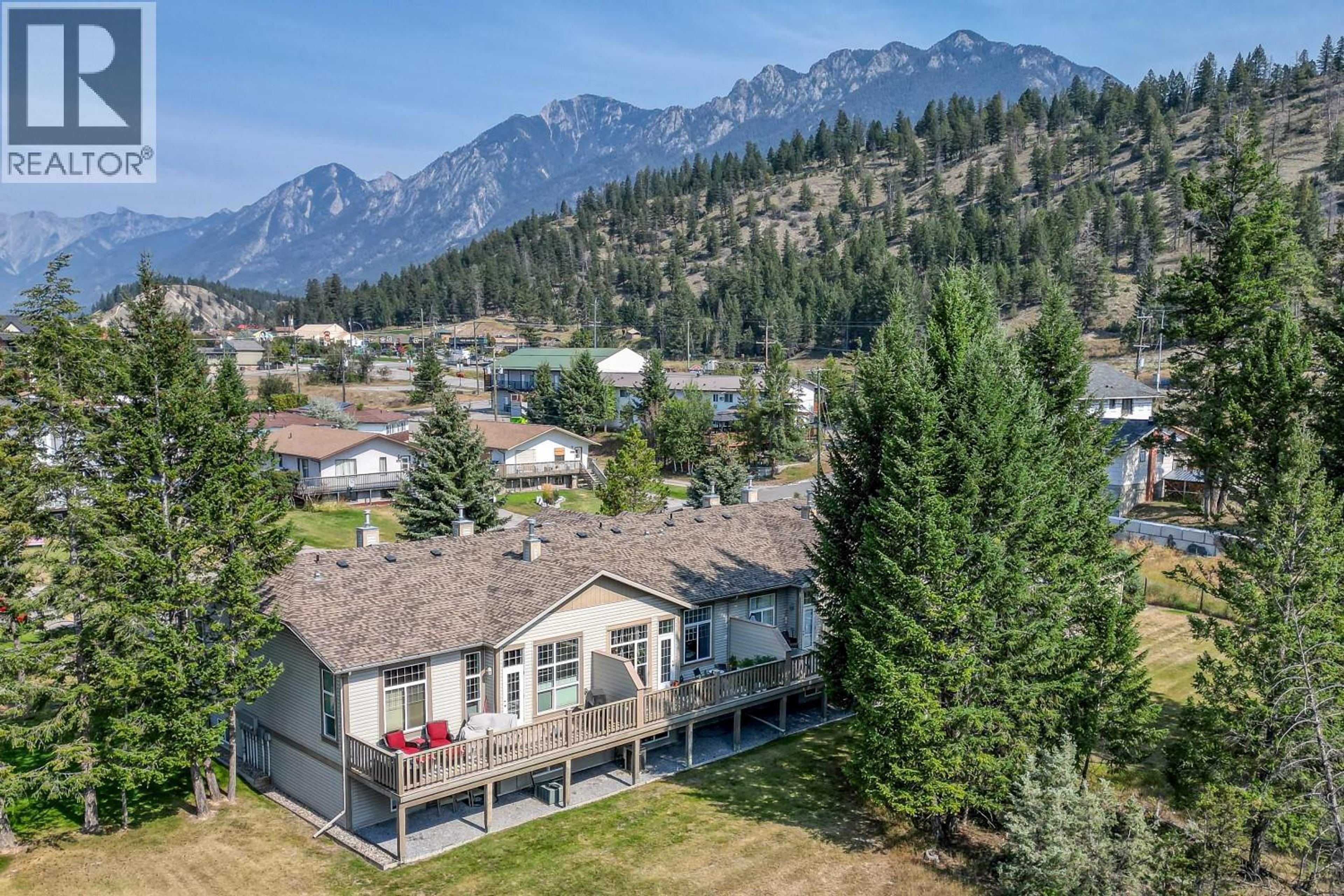 4880 Edelweiss Street, Radium Hot Springs - Exteriors - Drone/Aerial View - Photo 7