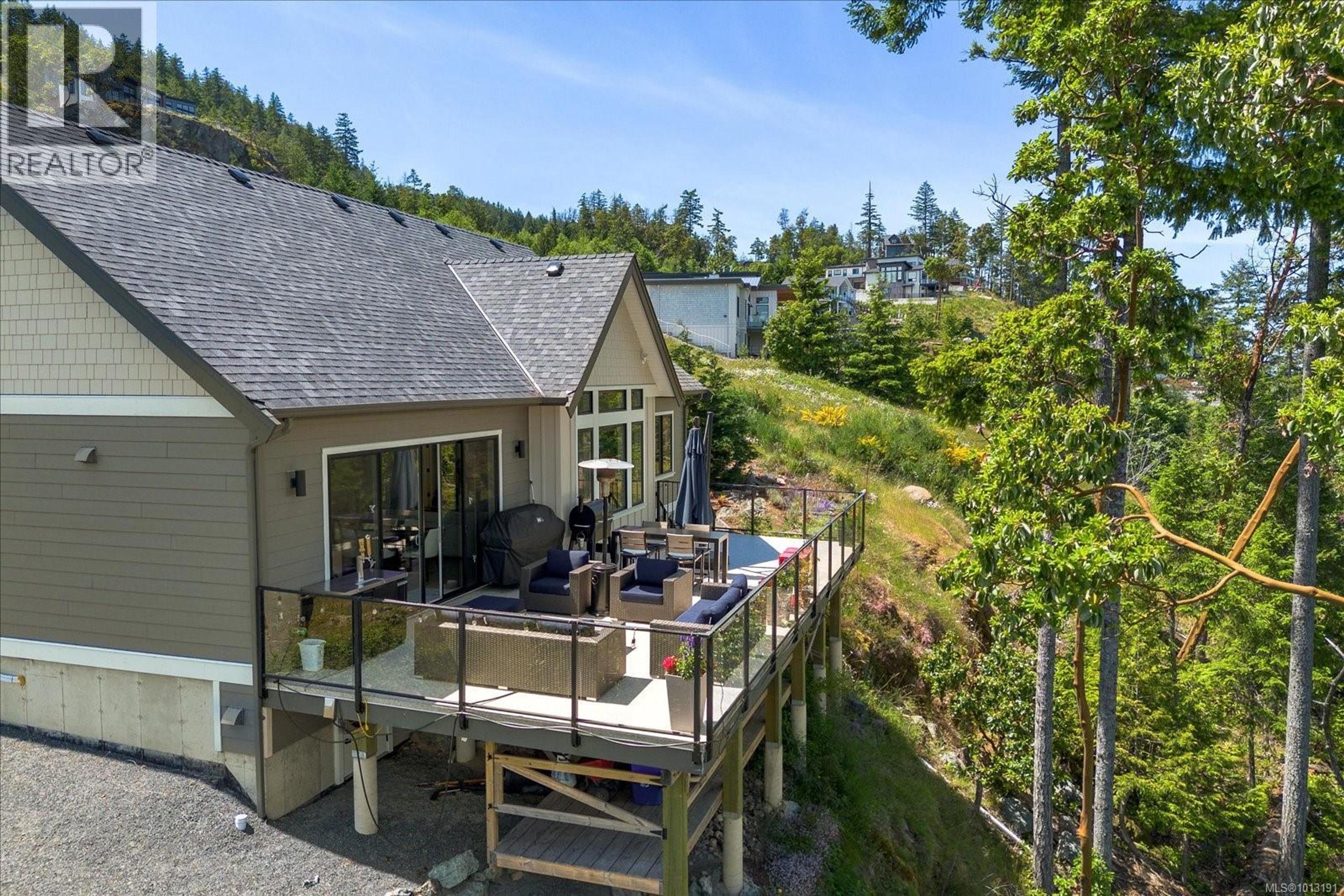 7336 High Ridge Cres, Lantzville - Exteriors - Photo 5