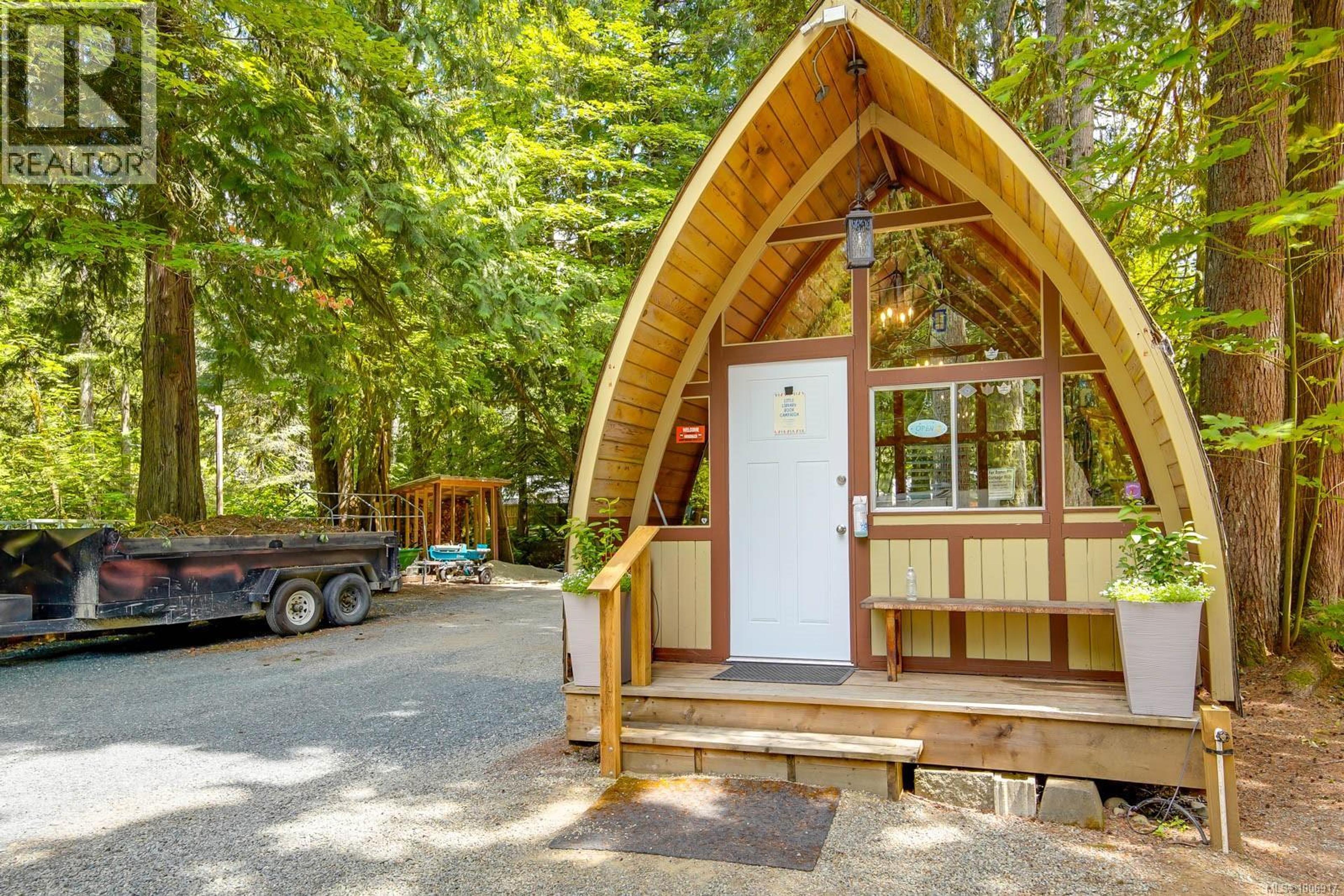 10324 Lakeshore Rd, Port Alberni - Exteriors - Photo 4