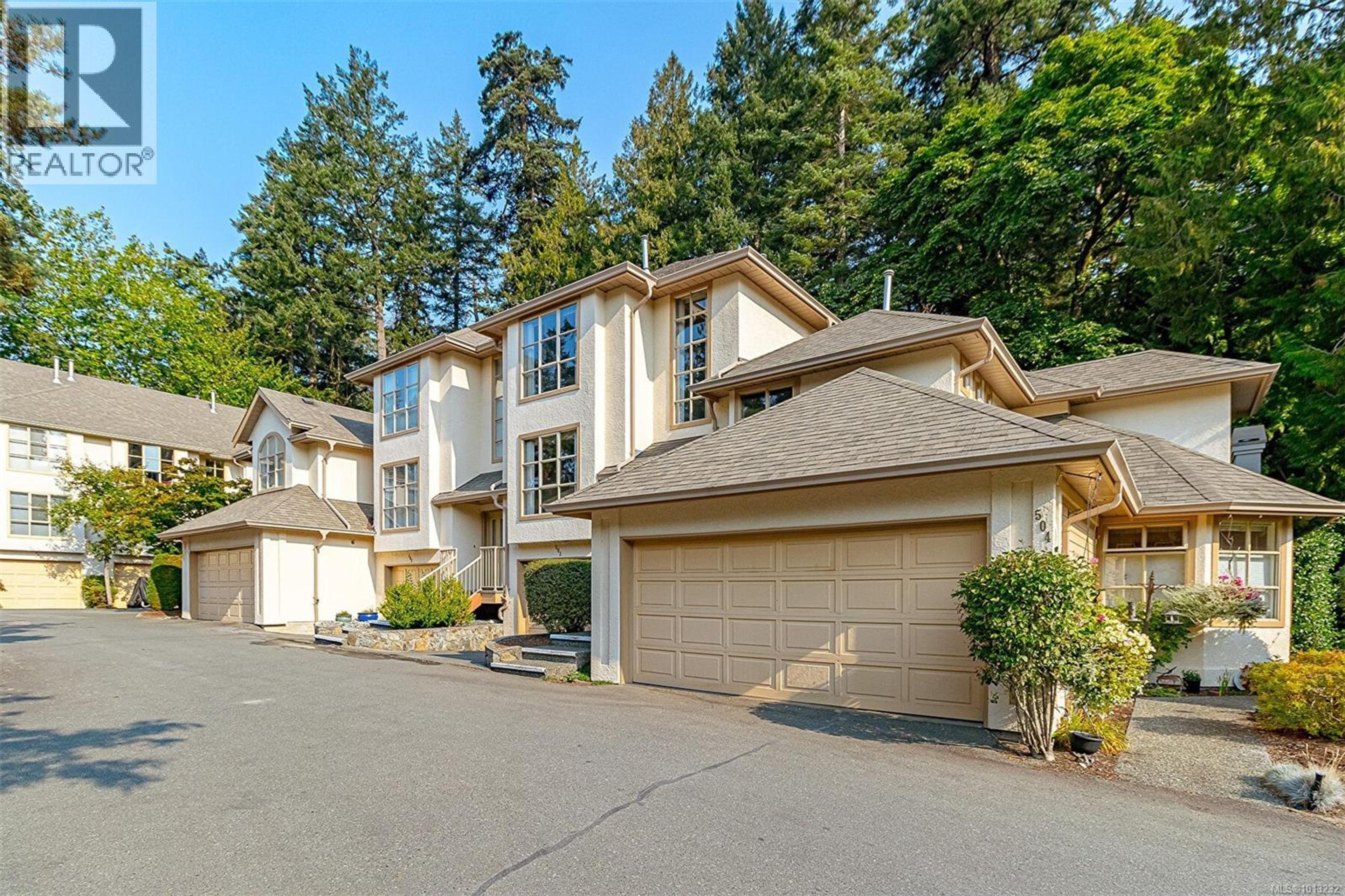 510 Marsett Pl, Saanich - Exteriors - Full Complex View - Photo 4