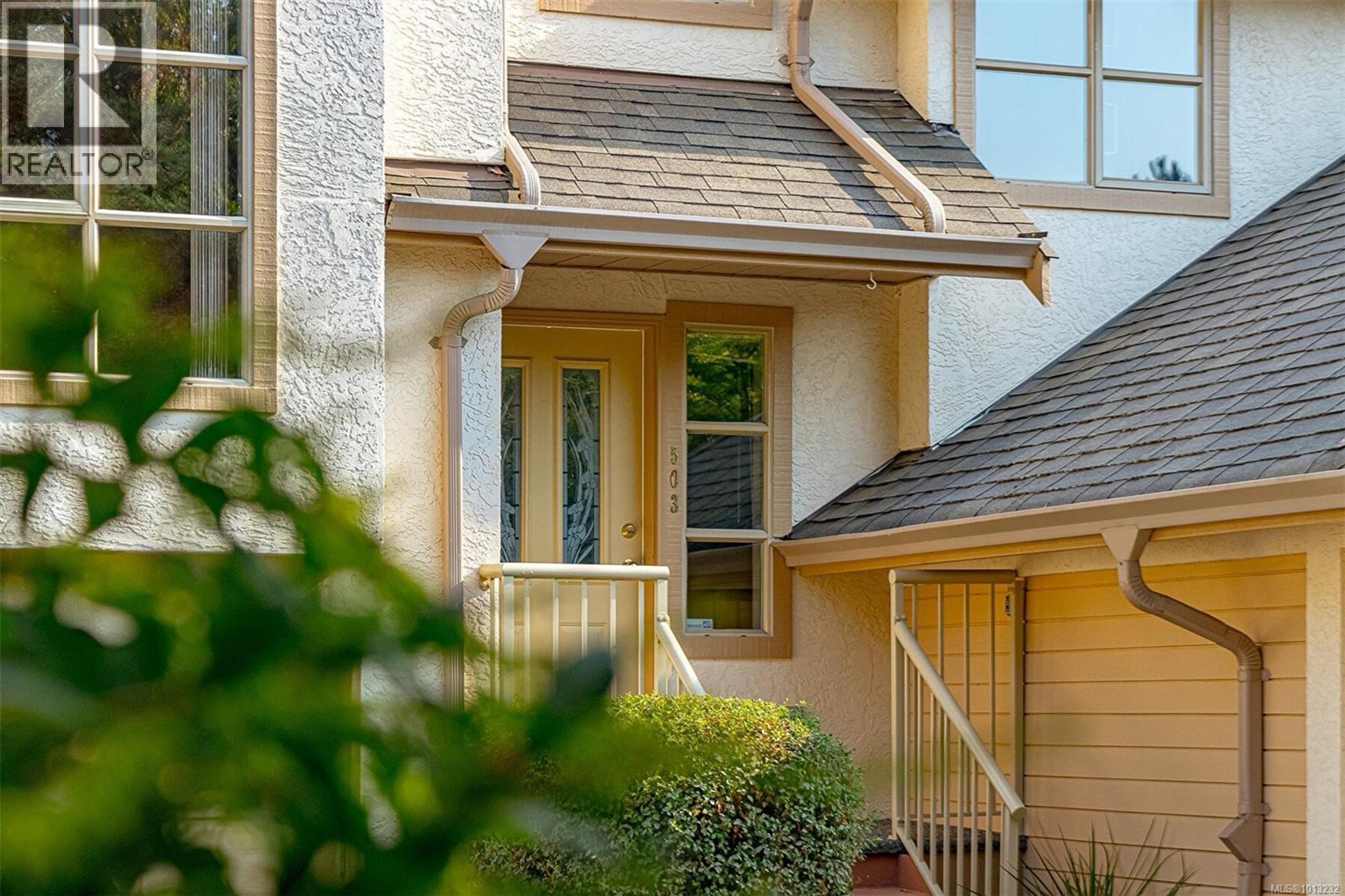 510 Marsett Pl, Saanich - Exteriors - Photo 6