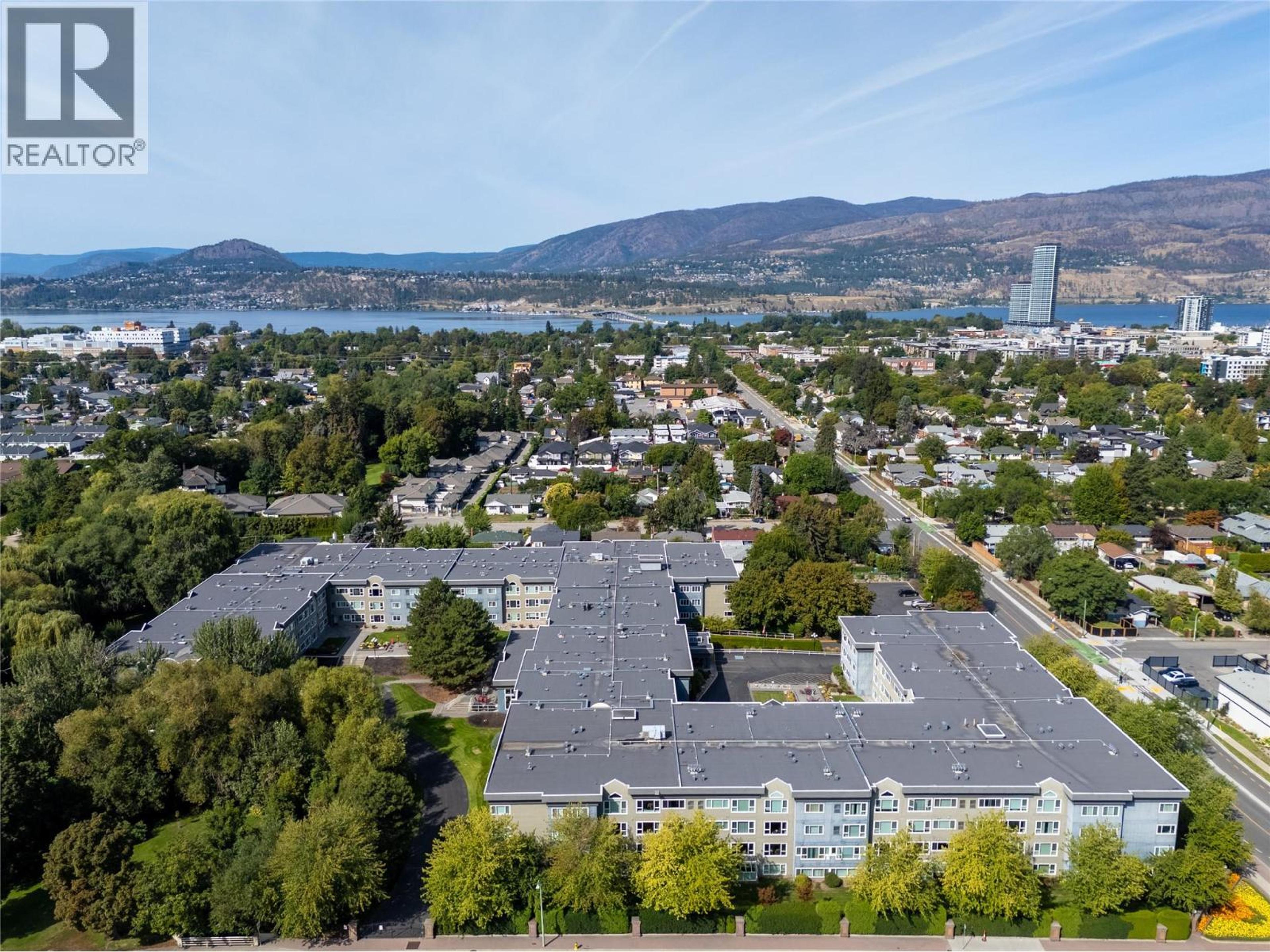 1045 Sutherland Avenue, Kelowna - Exteriors - Full Complex View, Drone/Aerial View - Photo 5