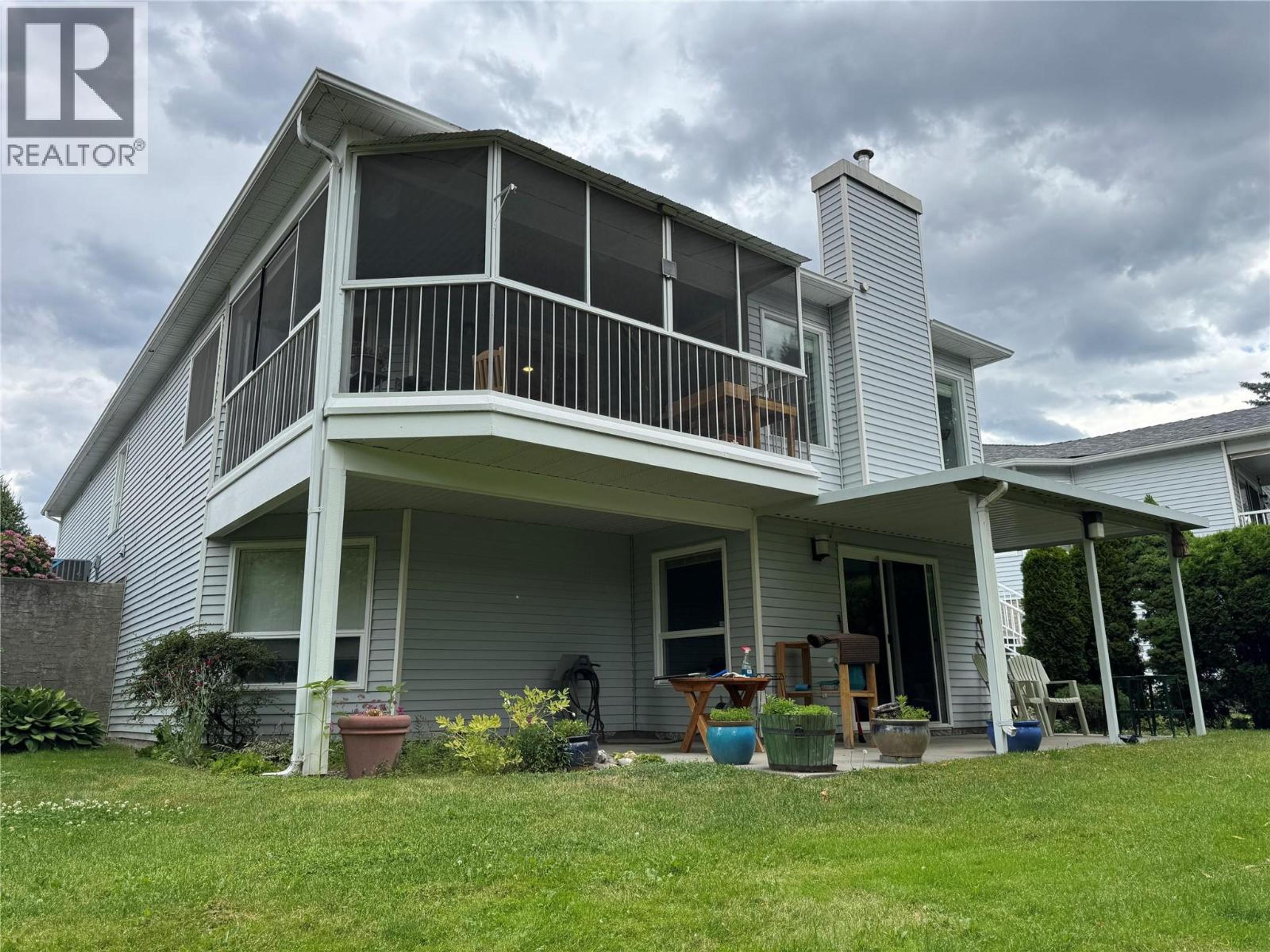 1101 Cameron Avenue, Kelowna - Exteriors - Photo 9