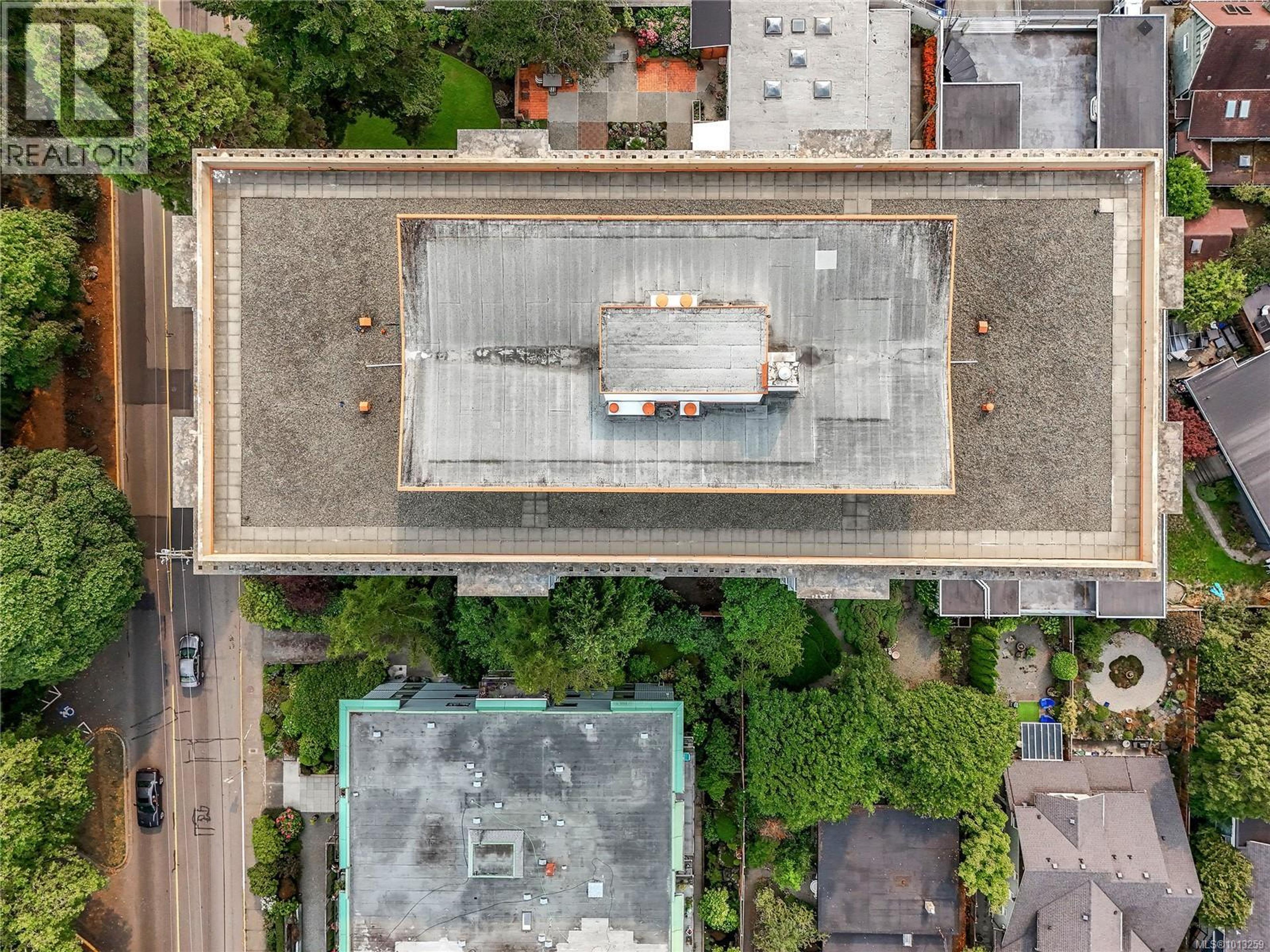 250 Douglas St, Victoria - Exteriors - Drone/Aerial View - Photo 3