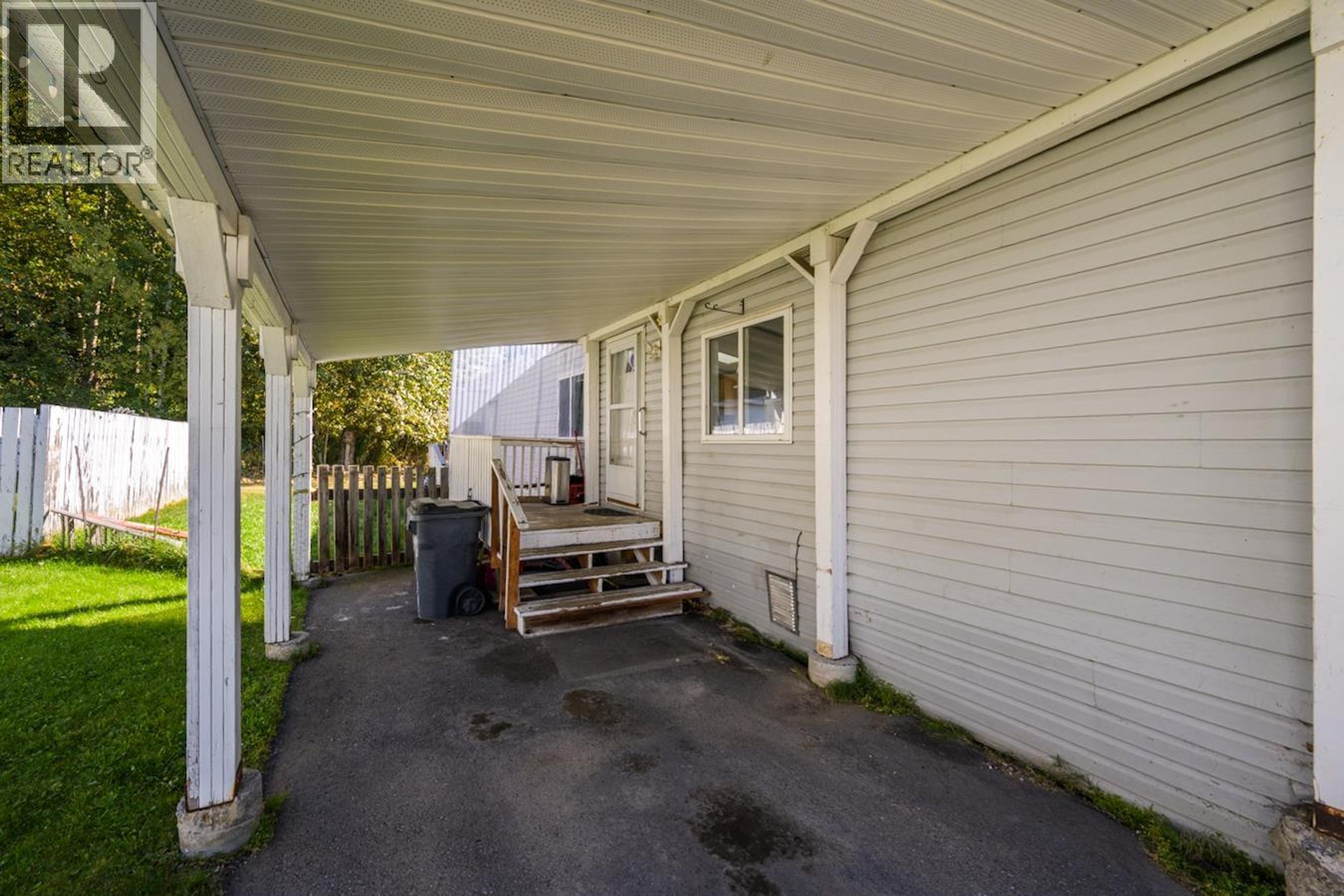 2500 GRANT ROAD, Prince George - Exteriors - Photo 2