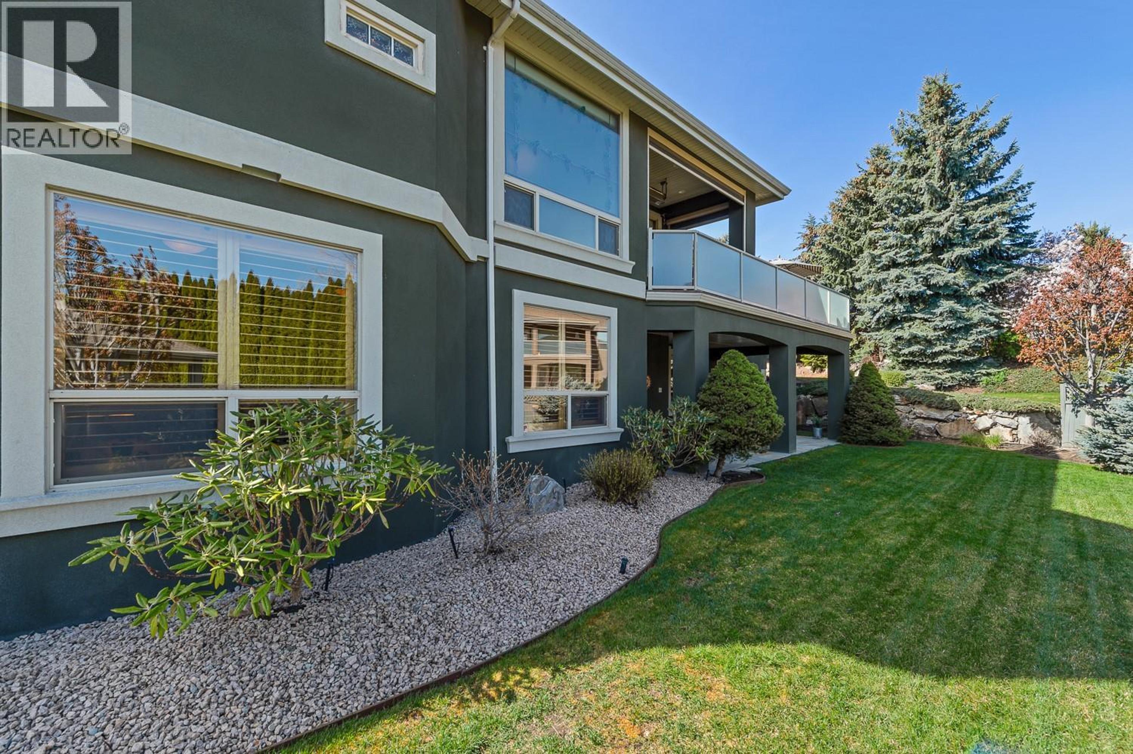 2155 Horizon Drive, West Kelowna - Exteriors - Photo 5