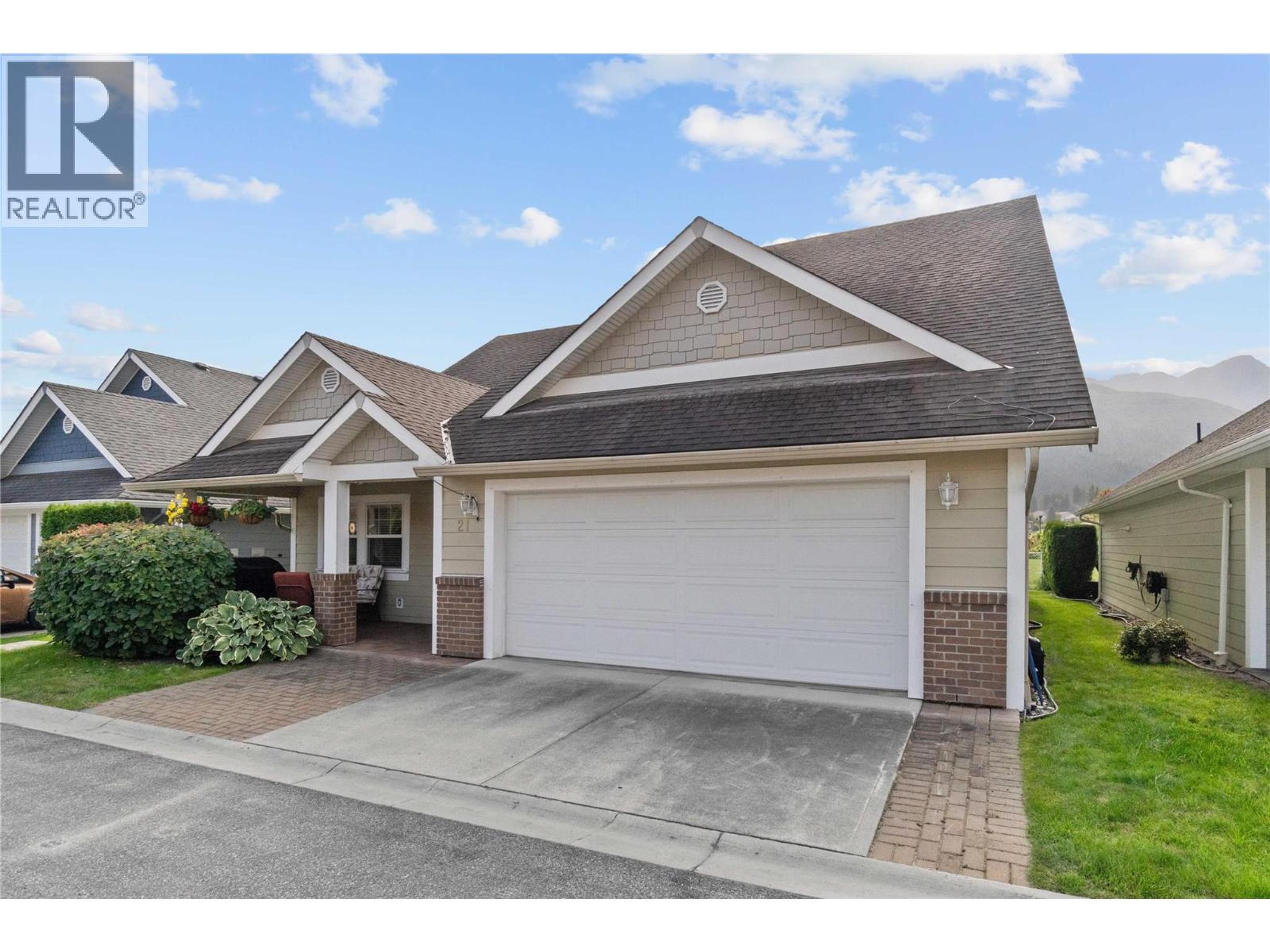 1231 10 Street SW, Salmon Arm - Exteriors - Photo 9