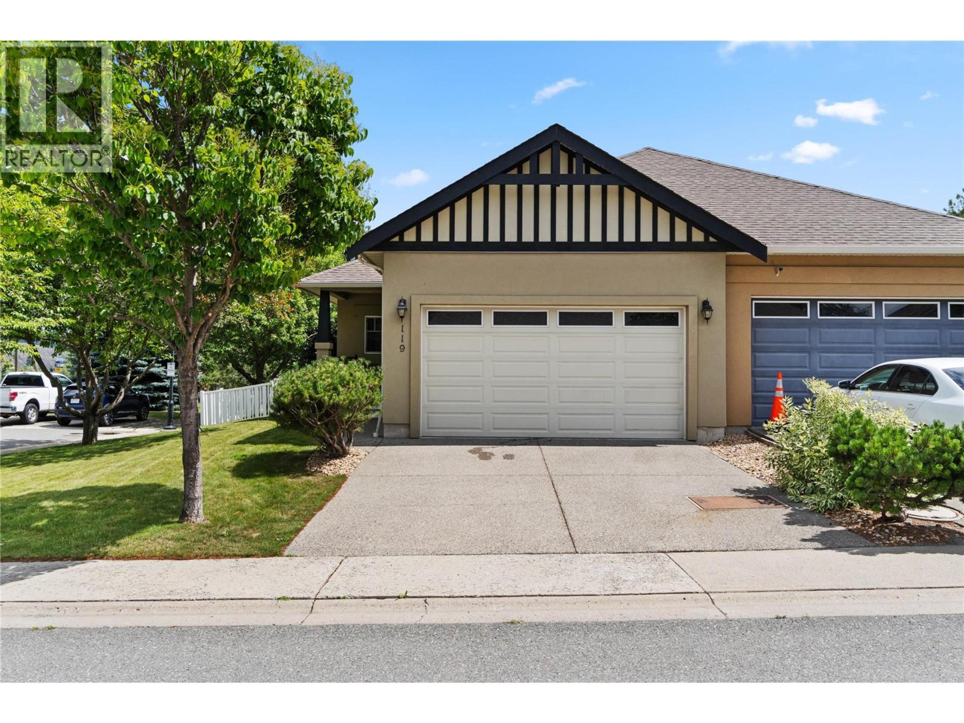 2920 Valleyview Drive, Kamloops - Exteriors - Photo 1