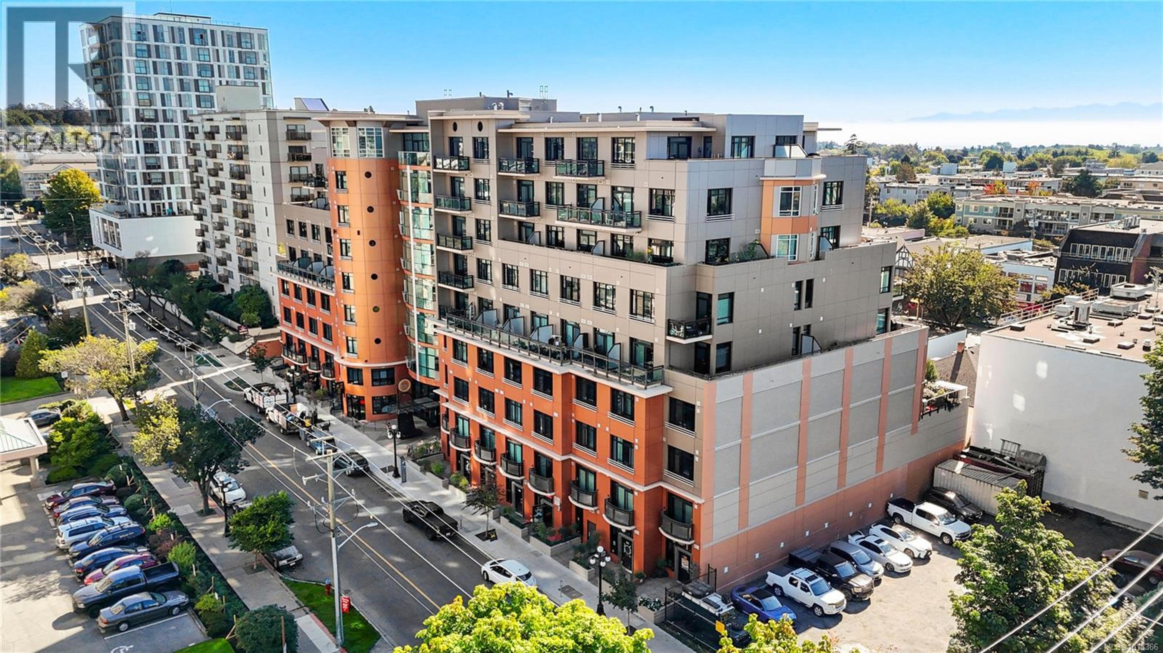 1029 View St N, Victoria - Exteriors - Drone/Aerial View - Photo 3