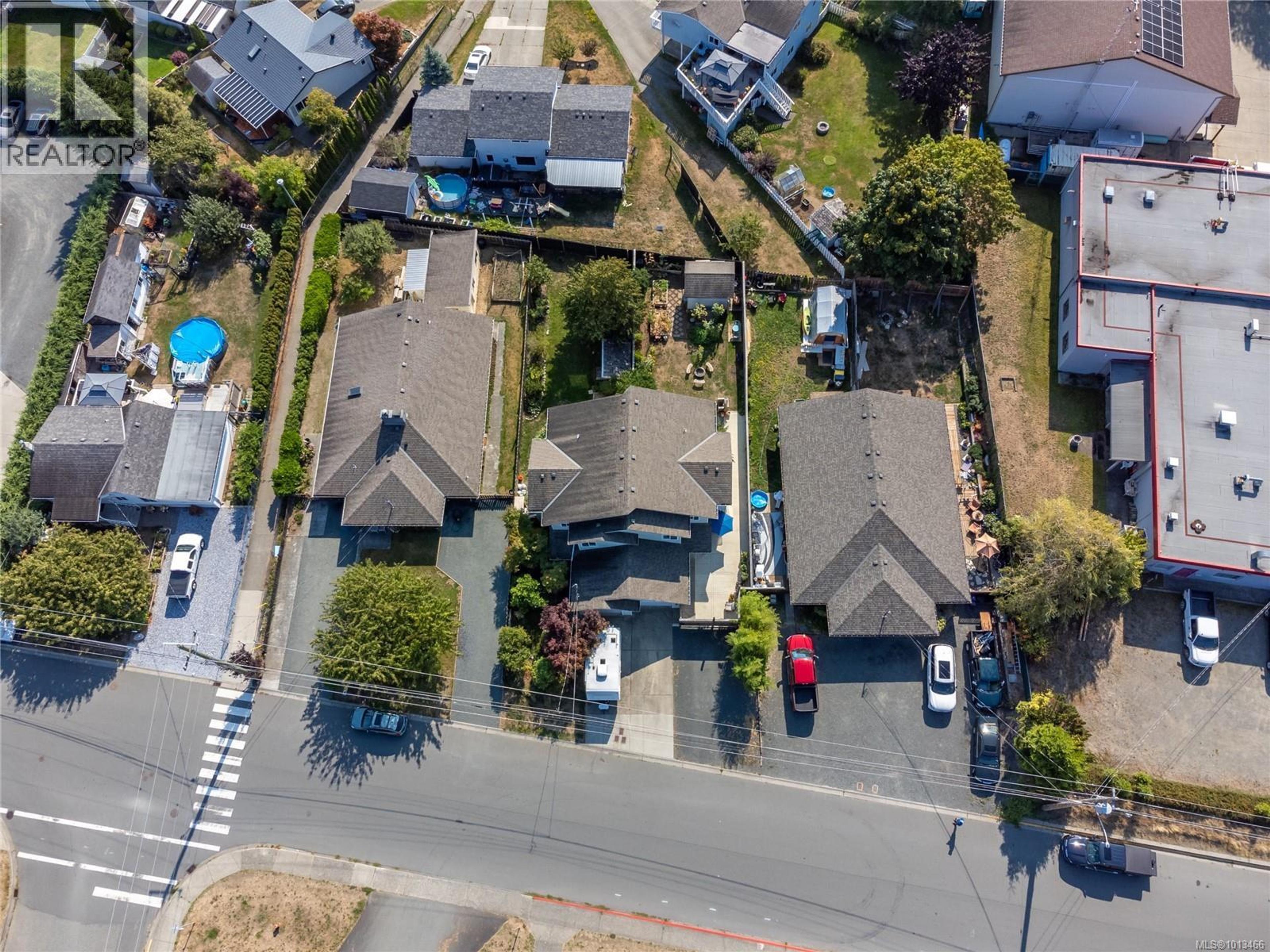 225 Larwood Rd, Campbell River - Exteriors - Full Complex View, Drone/Aerial View - Photo 9