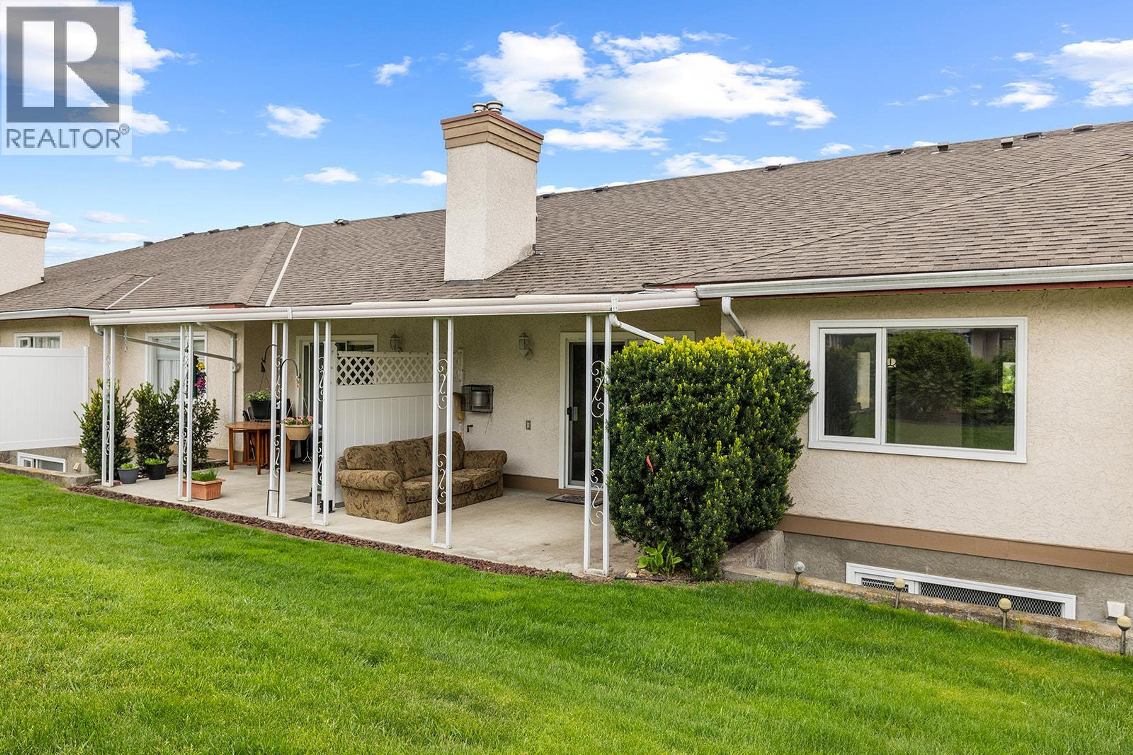 1874 Parkview Crescent, Kelowna - Exteriors - Photo 6