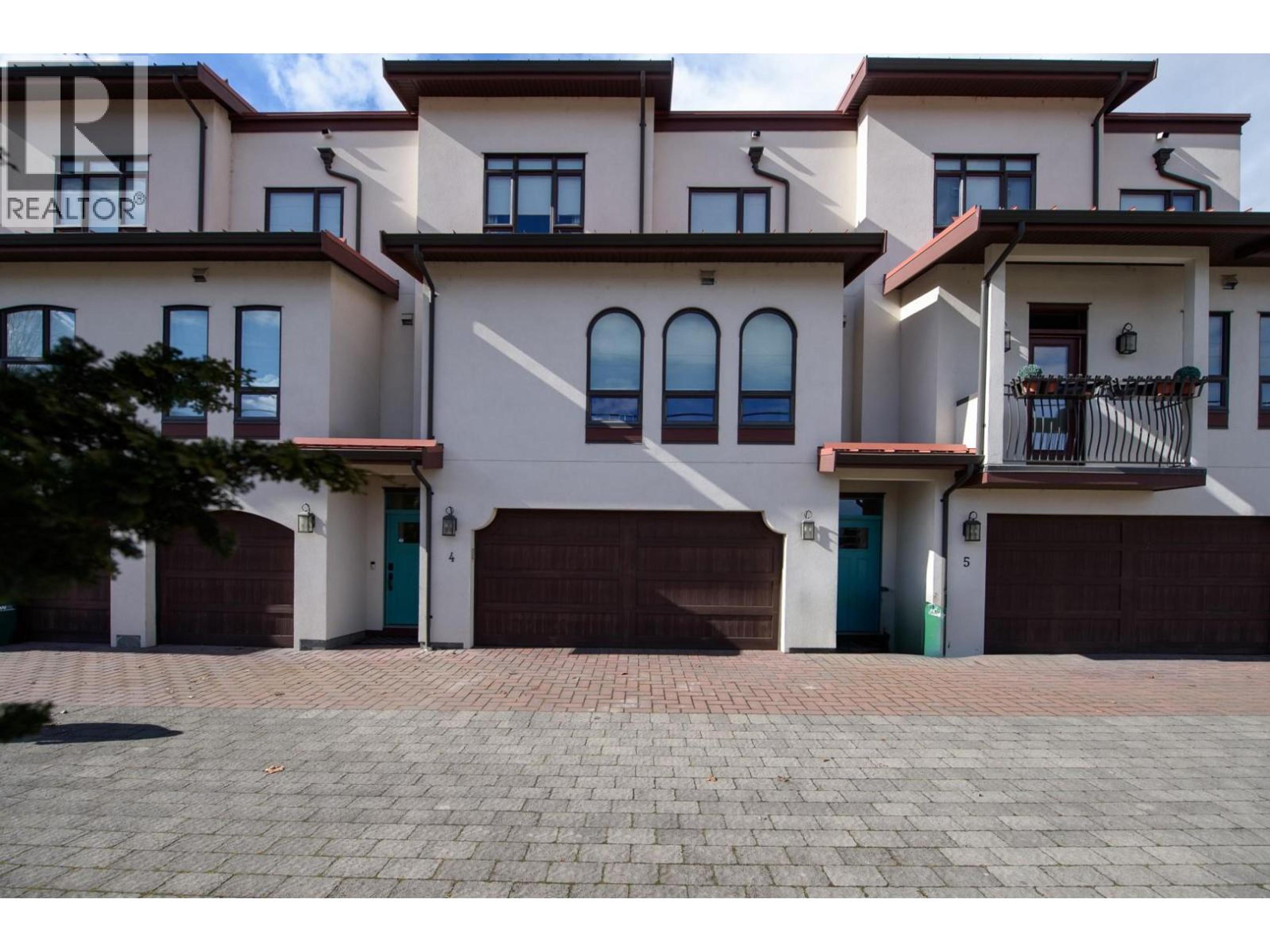 3756 Lakeshore Road, Kelowna - Exteriors - Full Complex View - Photo 2