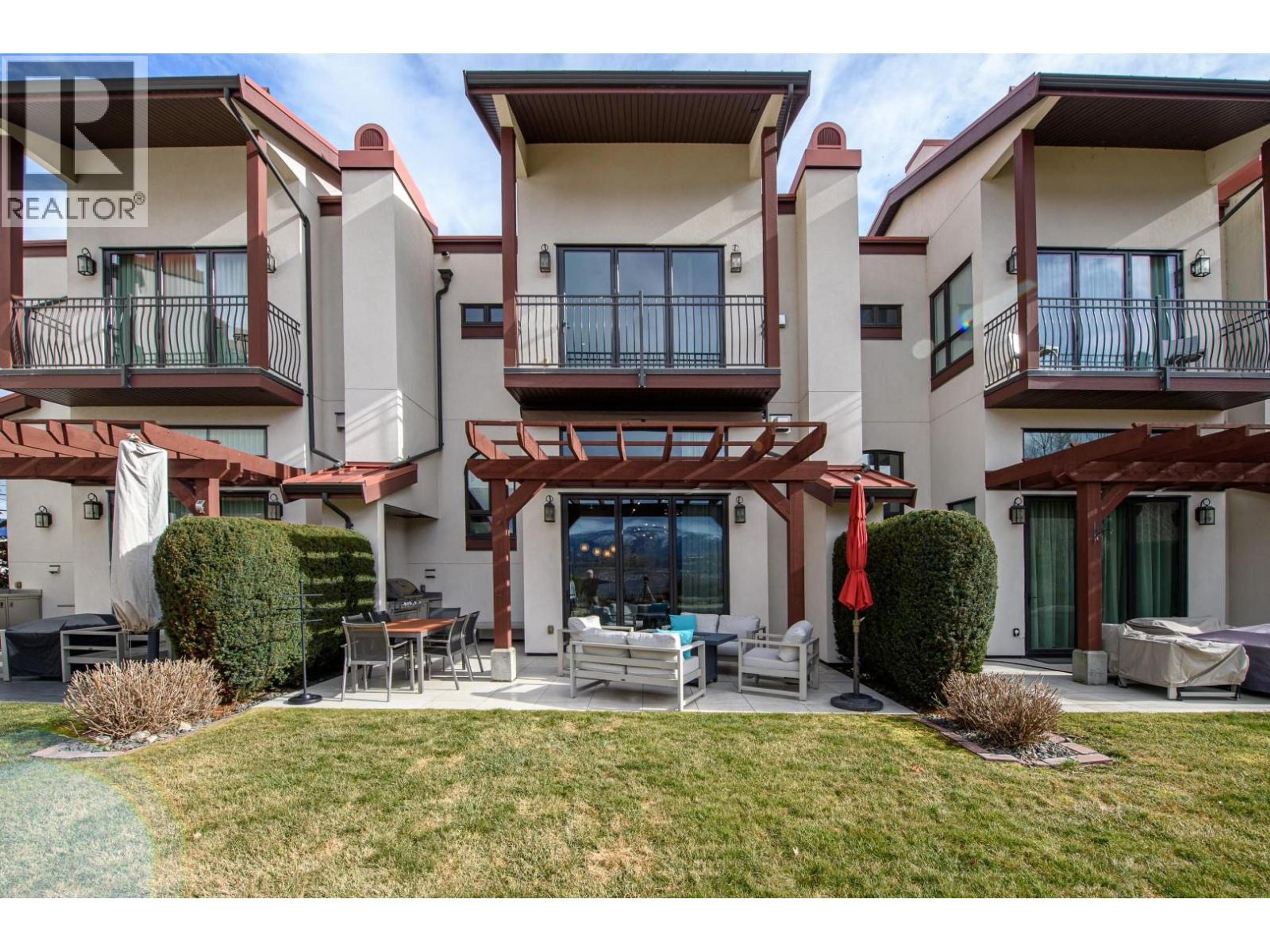 3756 Lakeshore Road, Kelowna - Exteriors - Full Complex View - Photo 6