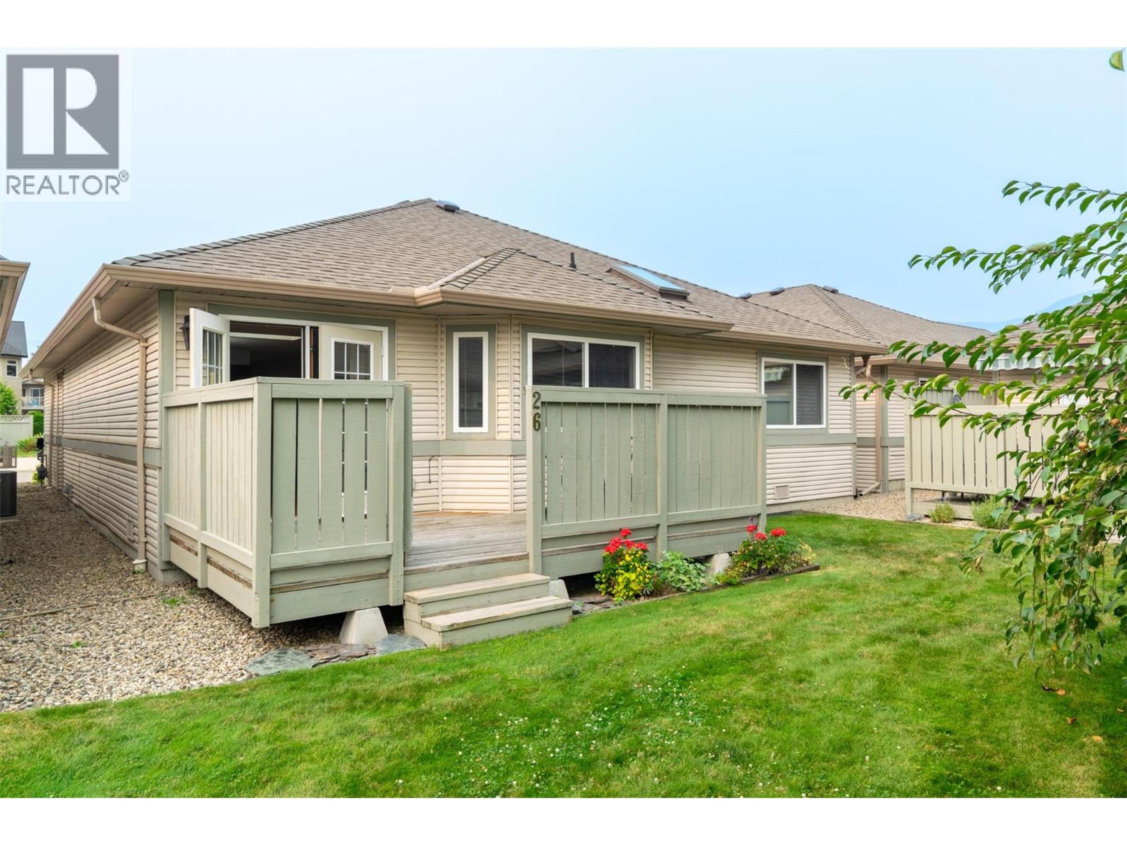 111 Harbourfront Drive NW, Salmon Arm - Exteriors - Photo 5