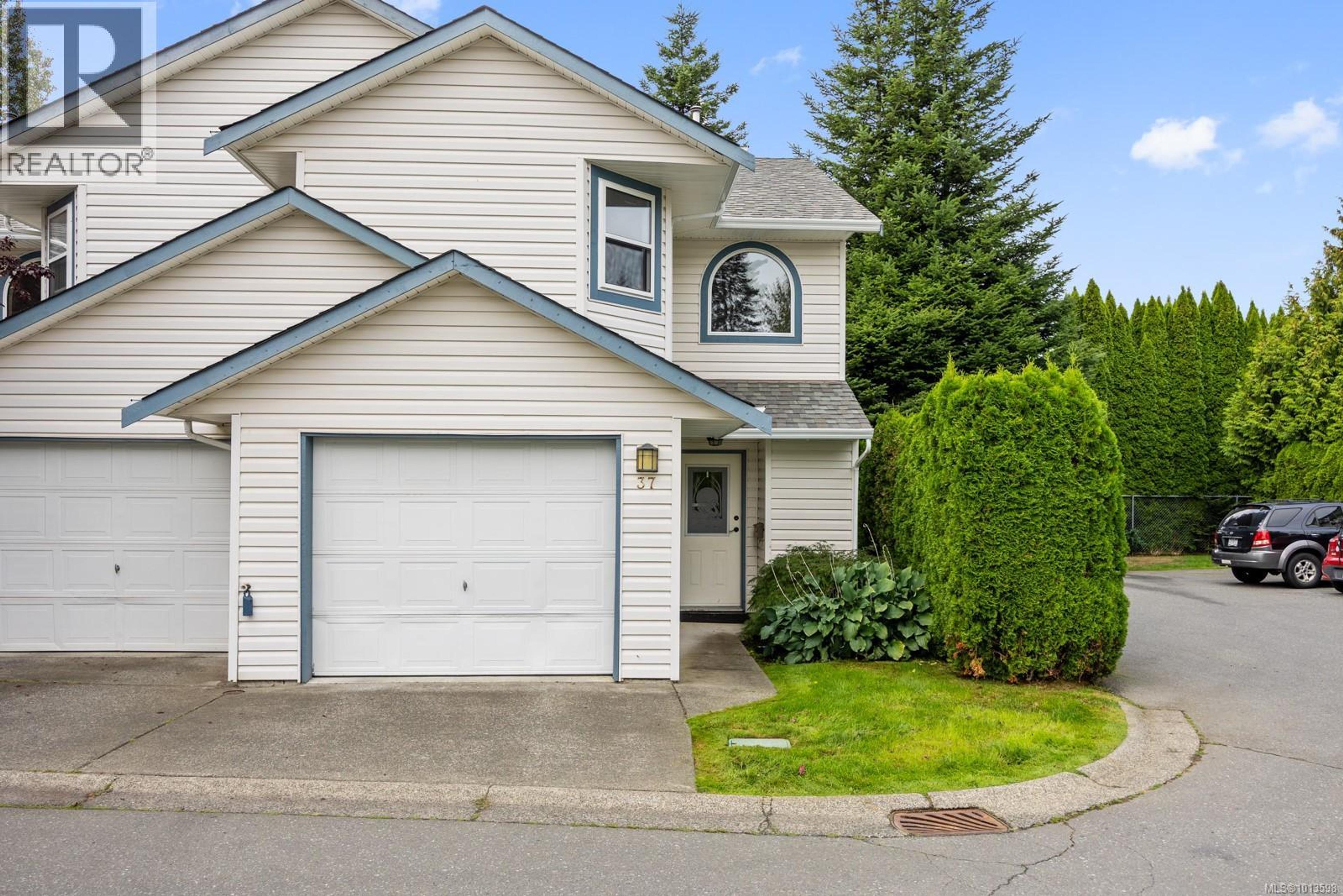 2355 Valley View Dr, Courtenay - Exteriors - Photo 1