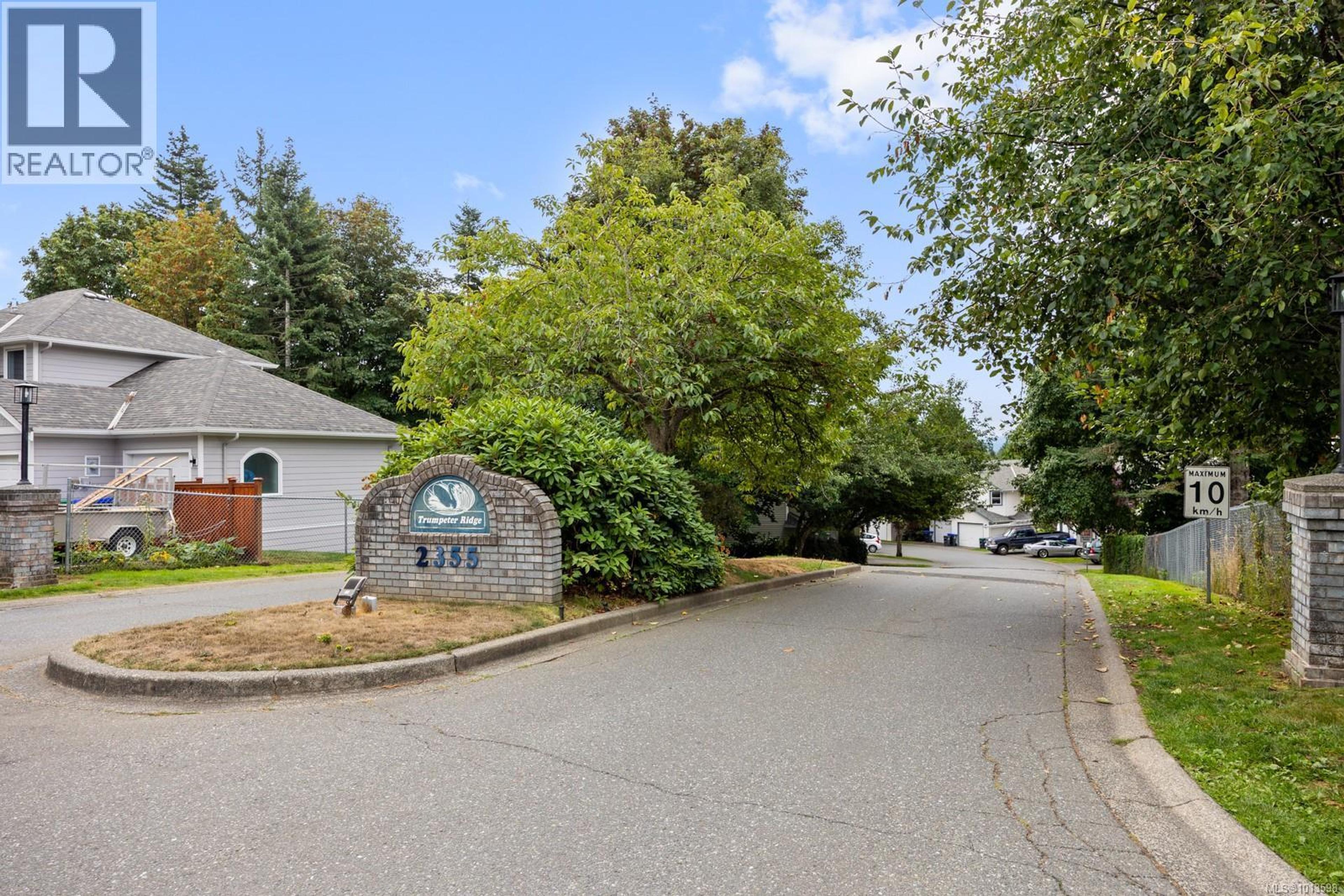 2355 Valley View Dr, Courtenay - Exteriors - Photo 8