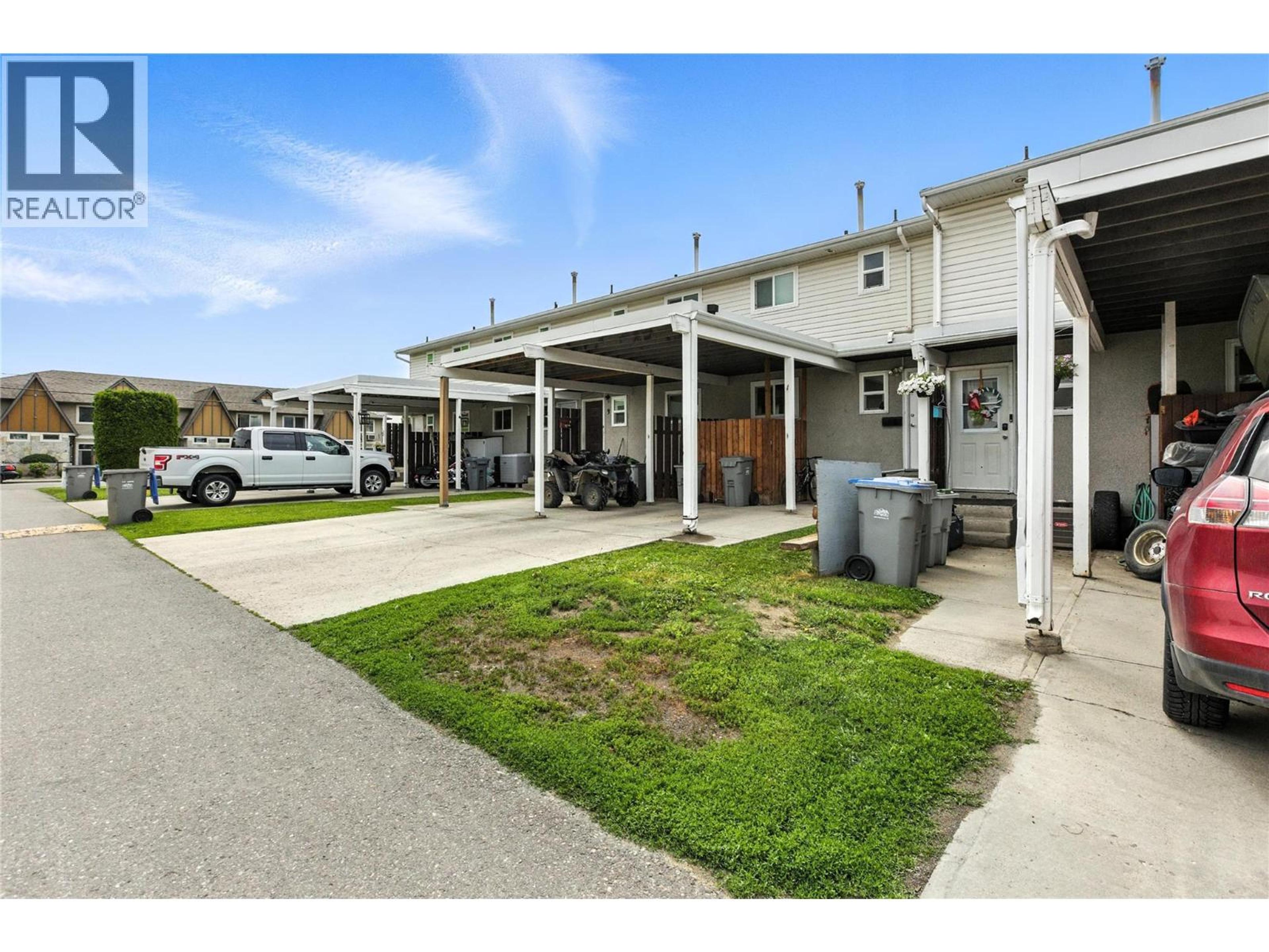 800 Southill Street, Kamloops - Exteriors - Photo 1