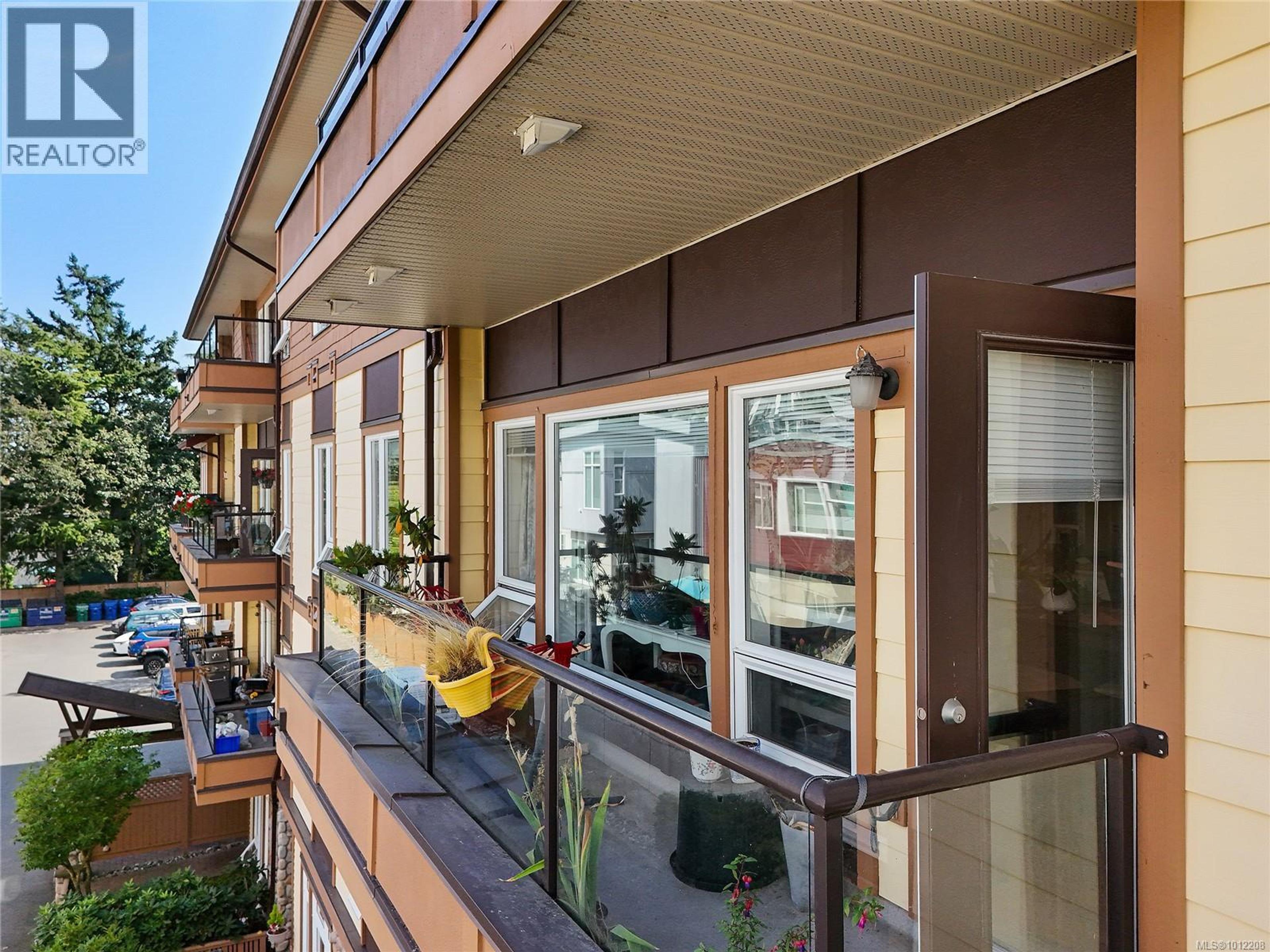 2747 Jacklin Rd, Langford - Exteriors - Photo 3