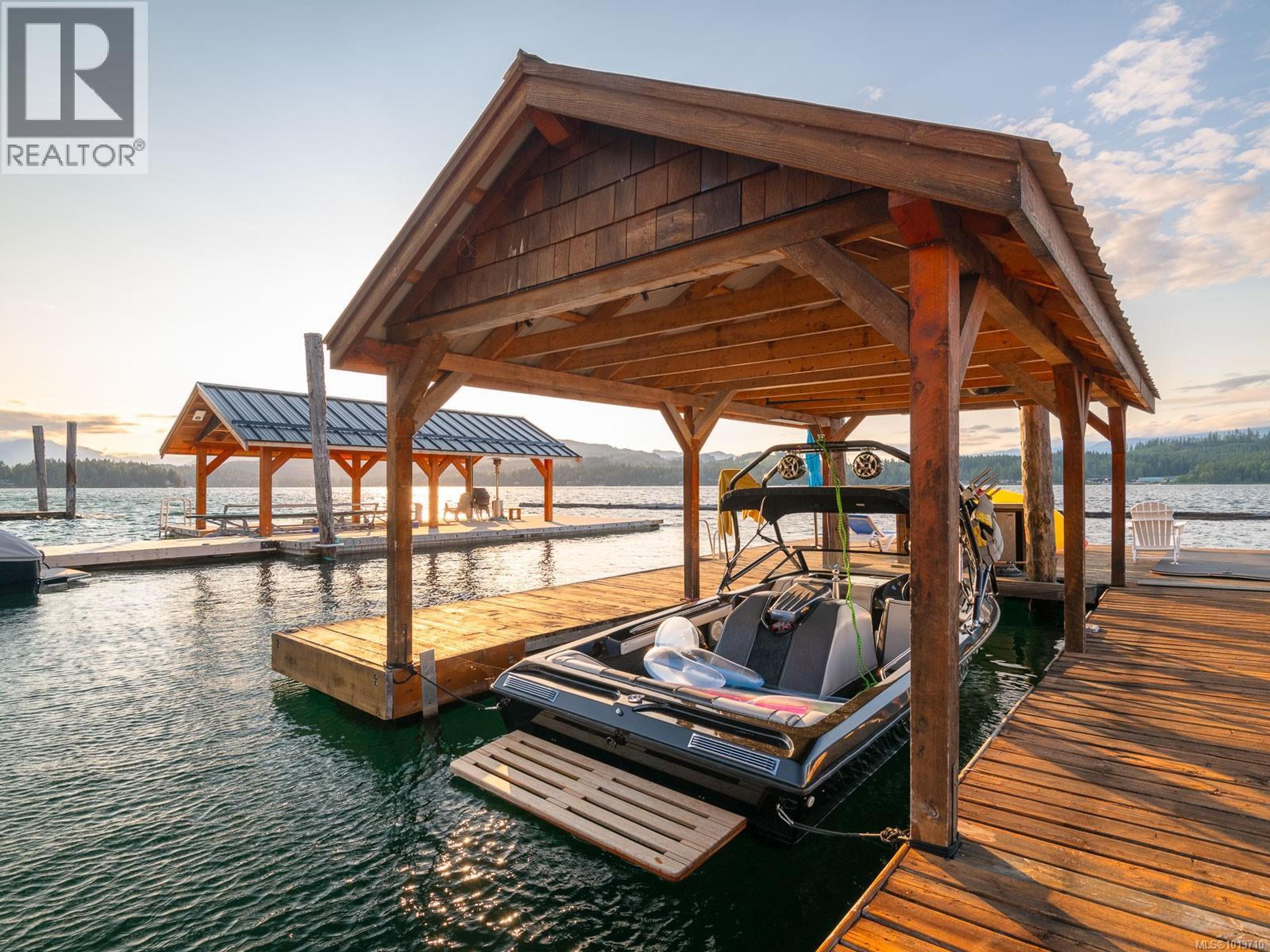 9010 Lord Rd, Port Alberni - Exteriors - Photo 1