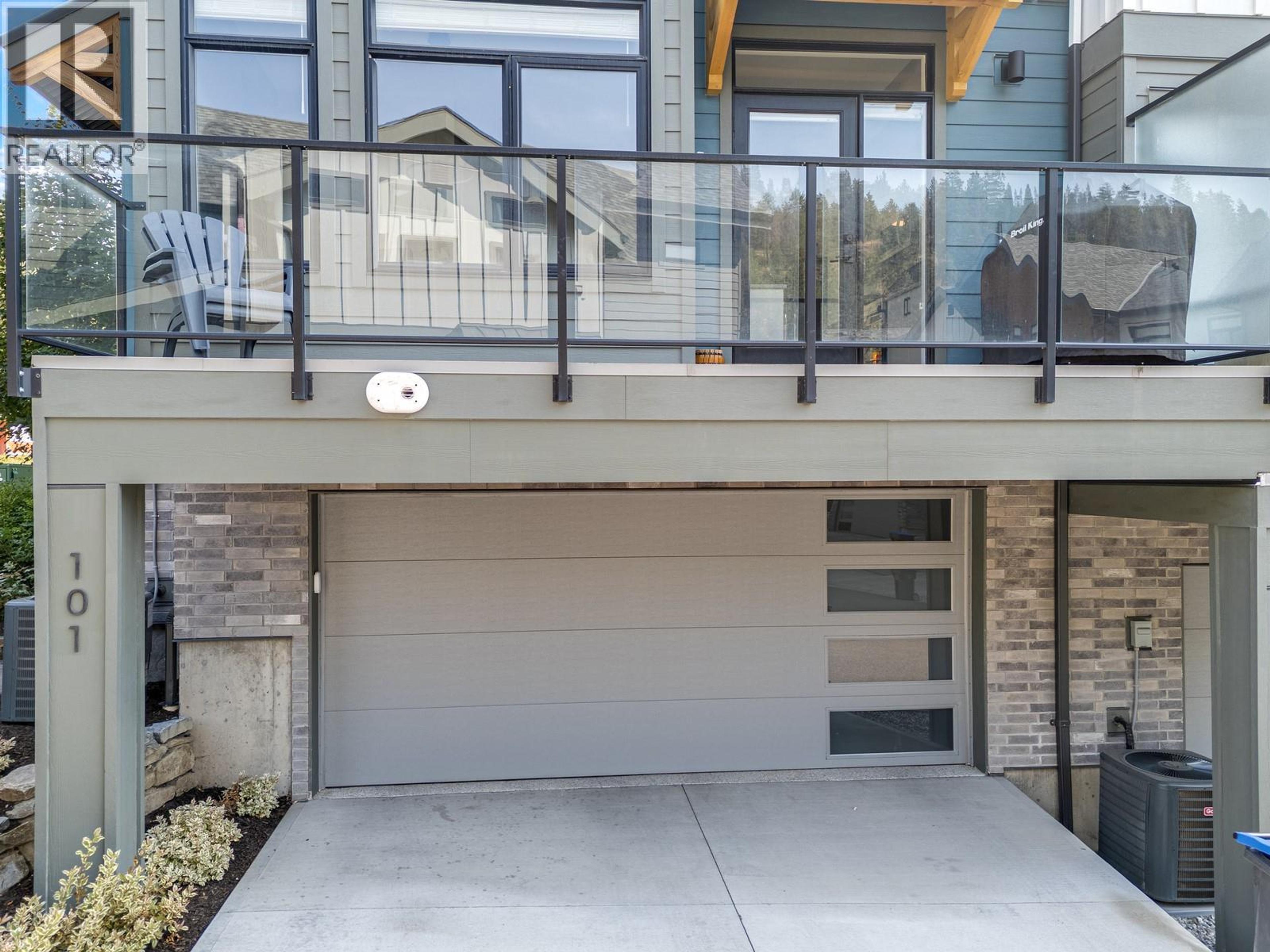 1435 Cara Glen Court, Kelowna - Exteriors - Photo 4