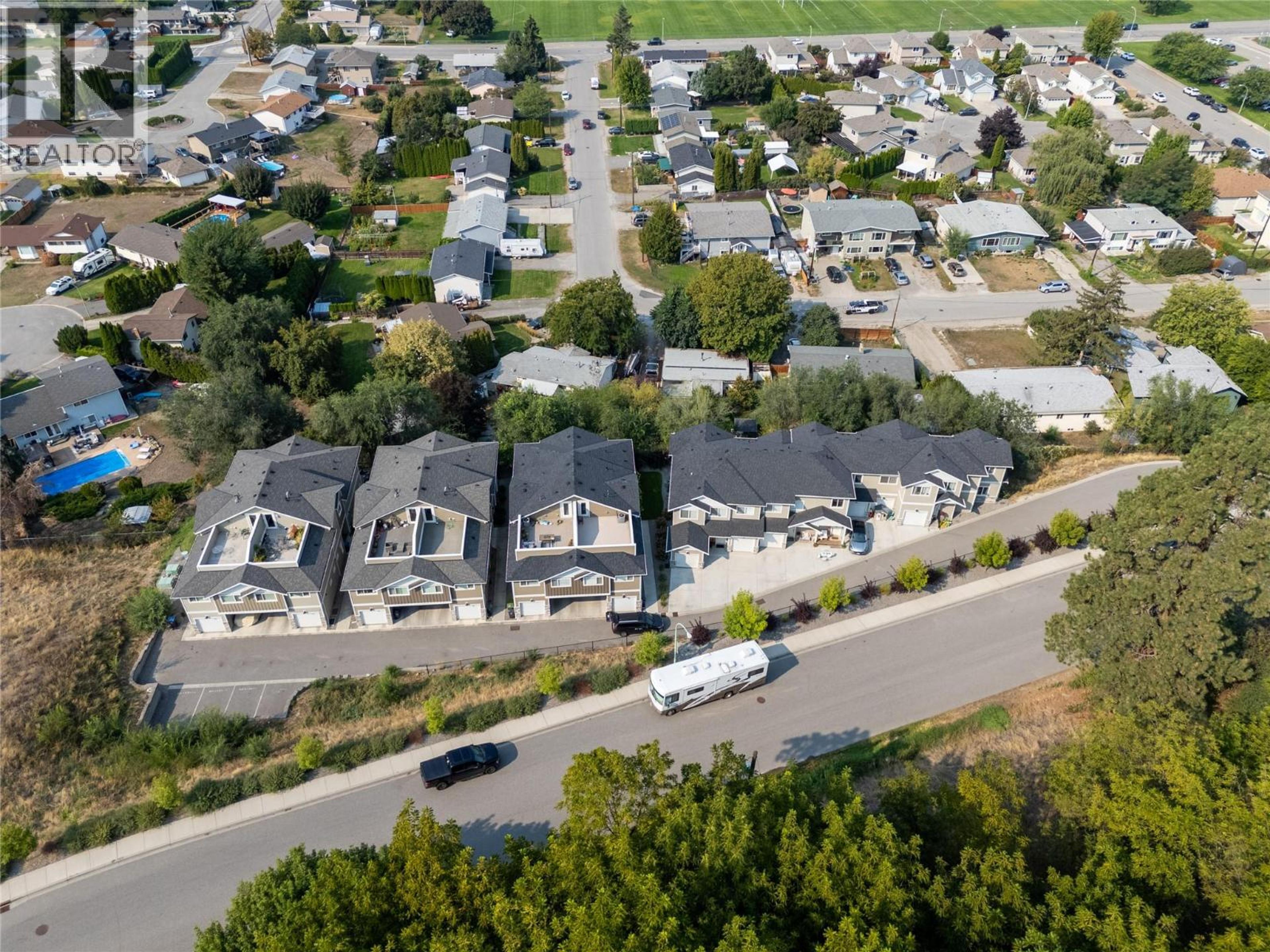 695 Webster Road, Kelowna - Exteriors - Full Complex View, Drone/Aerial View - Photo 4