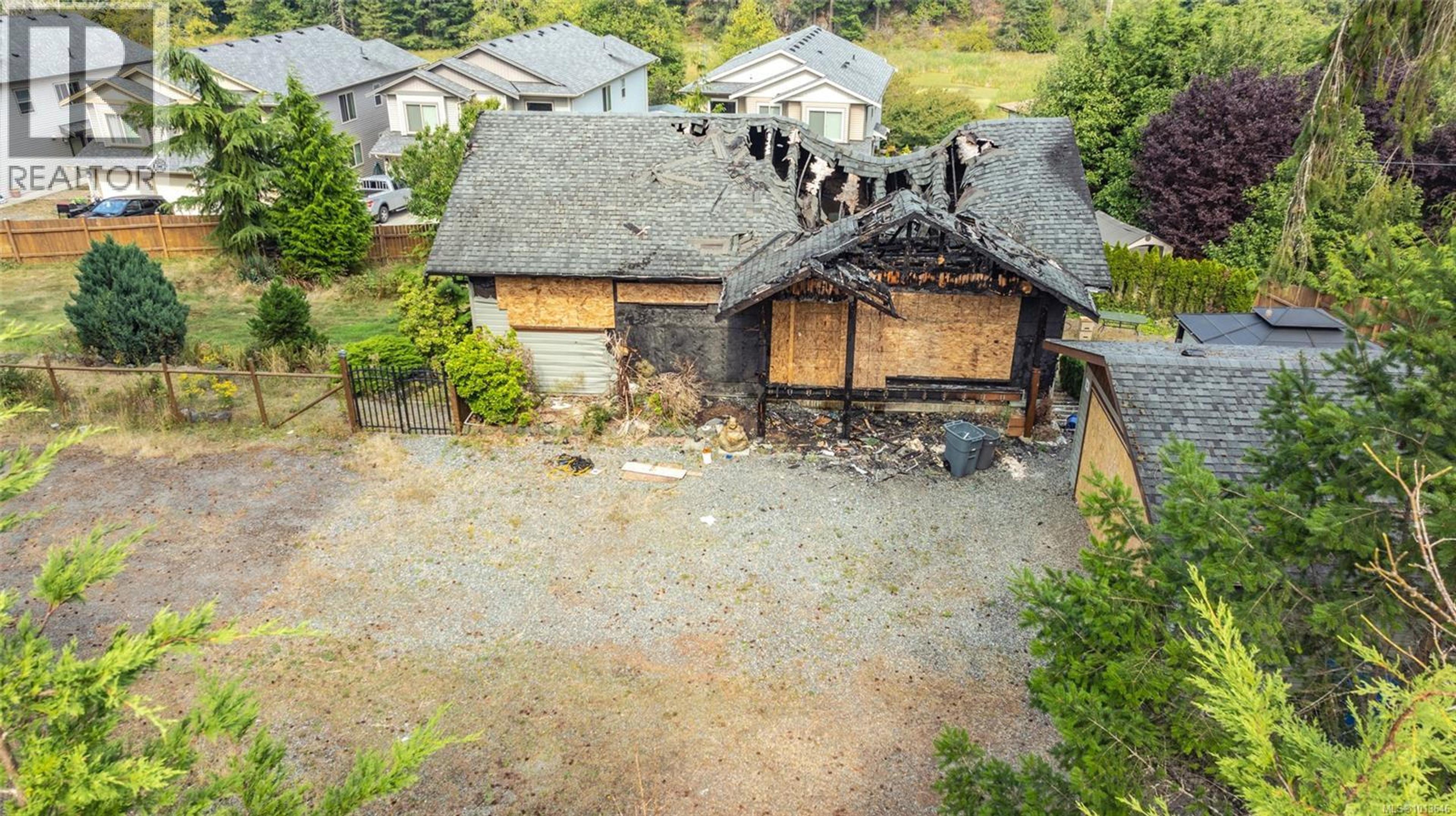 3490 Hillside Ave, Nanaimo - Exteriors - Drone/Aerial View - Photo 11