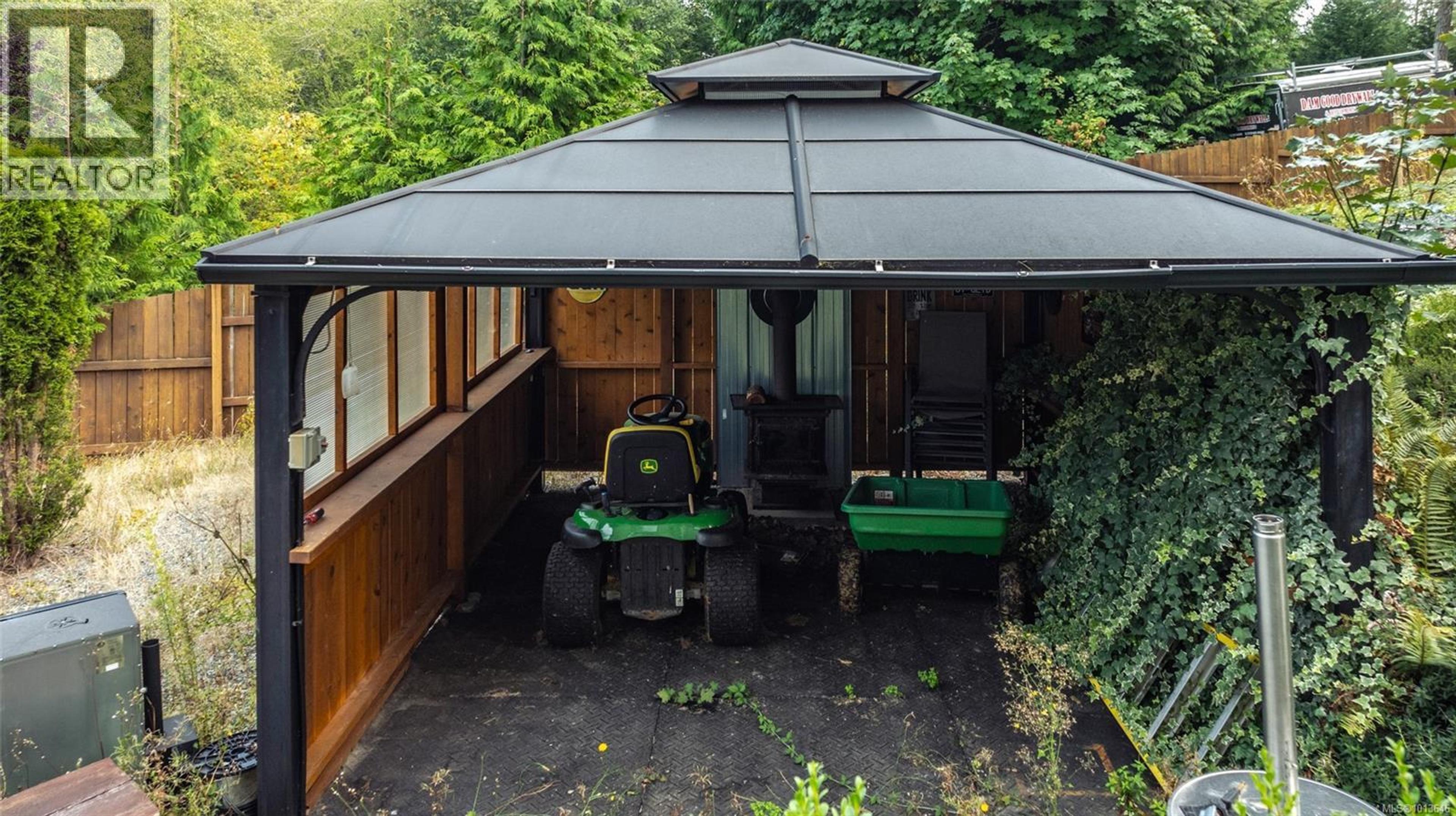 3490 Hillside Ave, Nanaimo - Exteriors - Photo 10