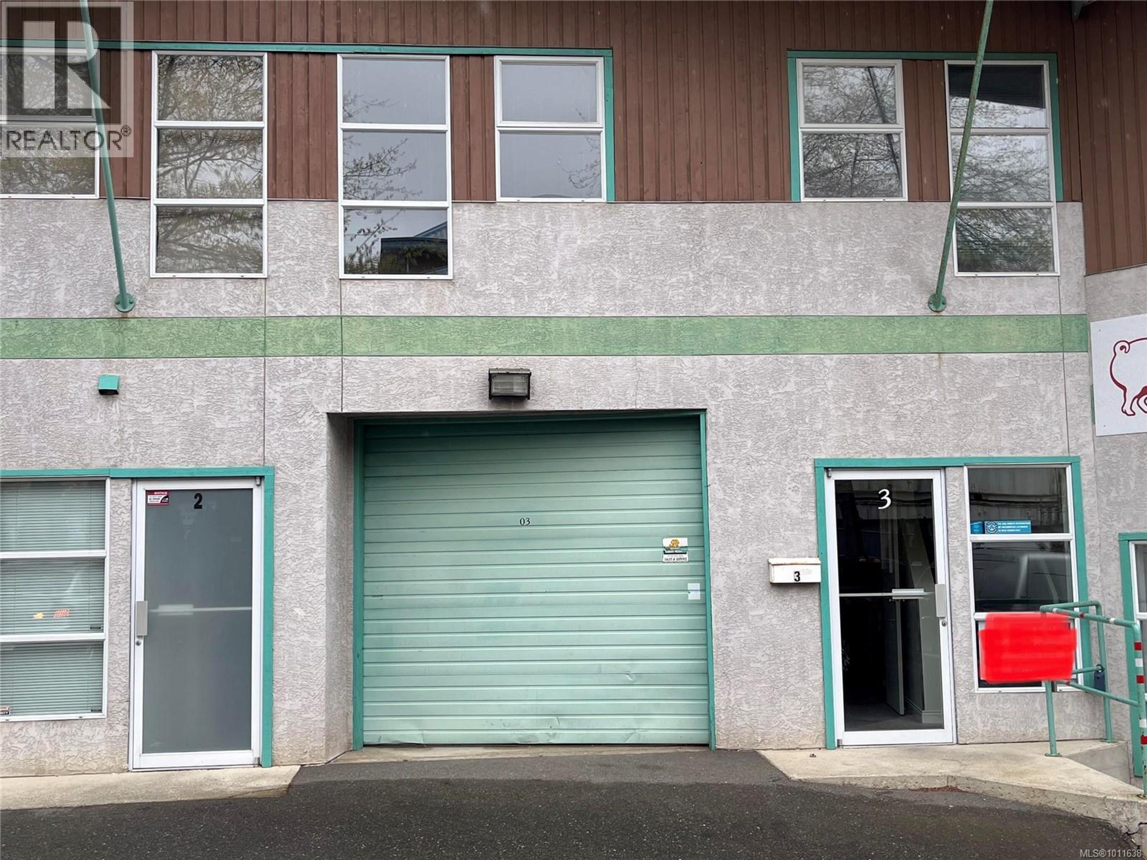 515 Dupplin Rd, Saanich - Exteriors - Photo 2